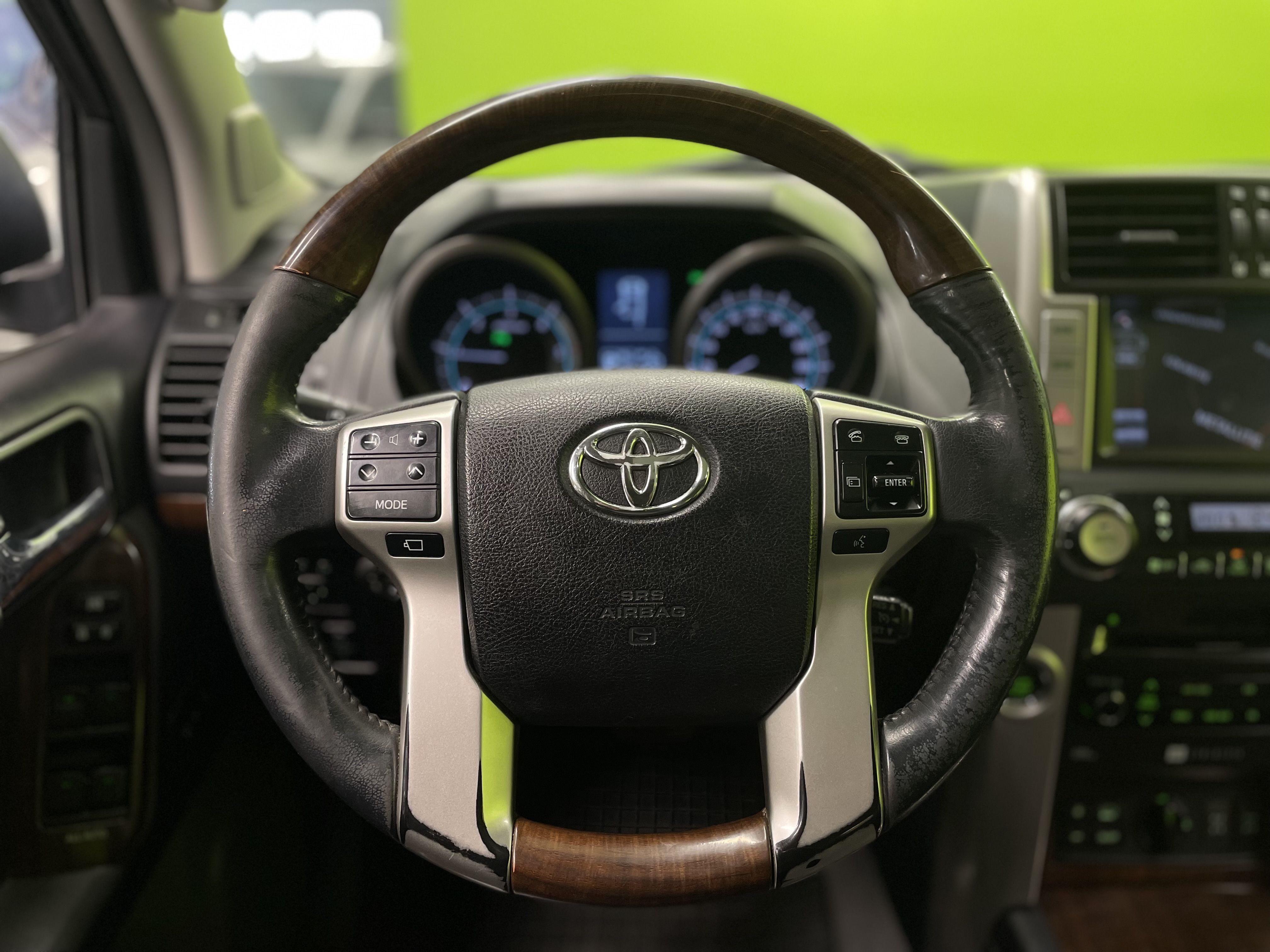 Toyota Land Cruiser 2012