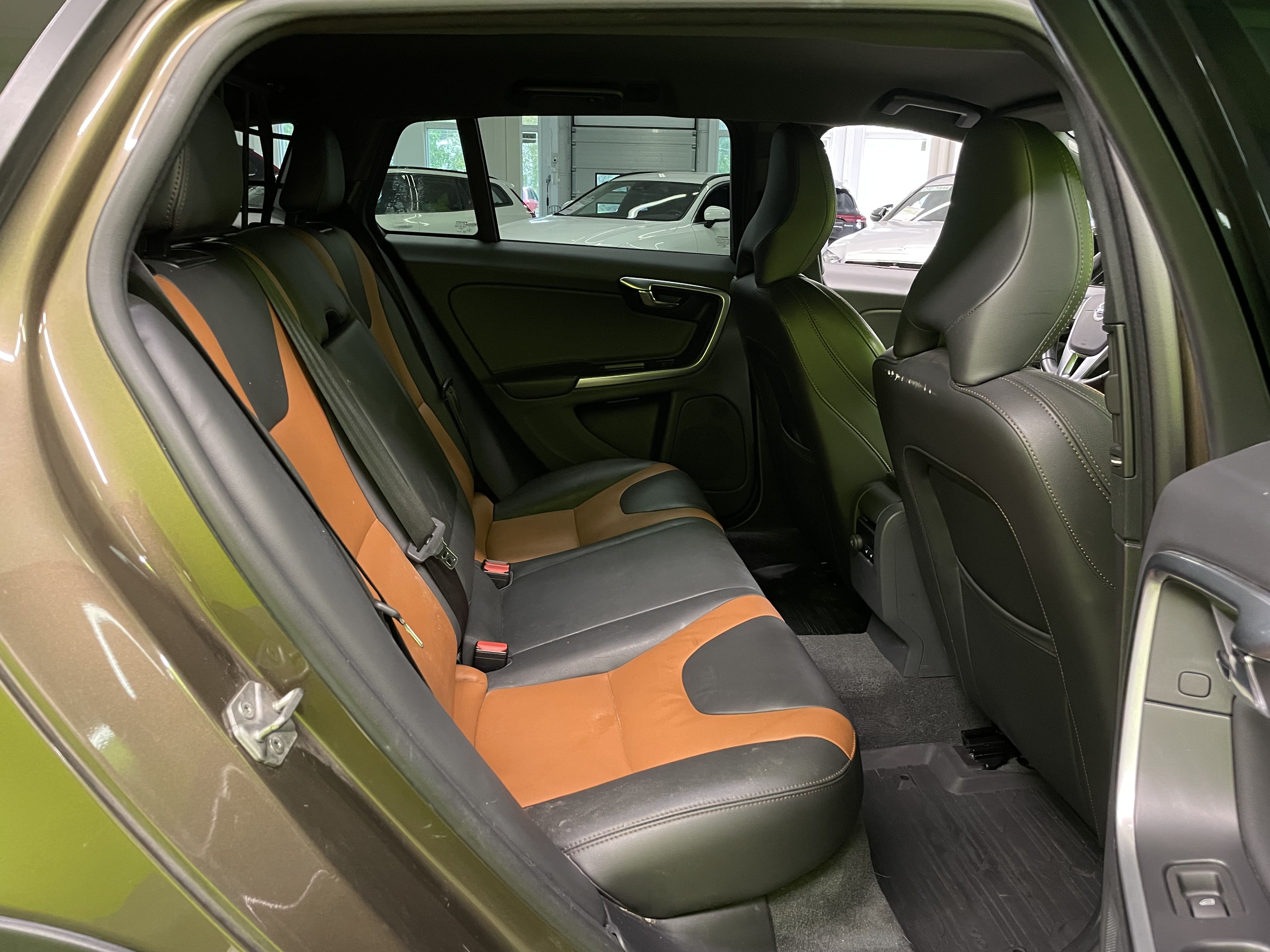 Volvo V60 Cross Country 2017