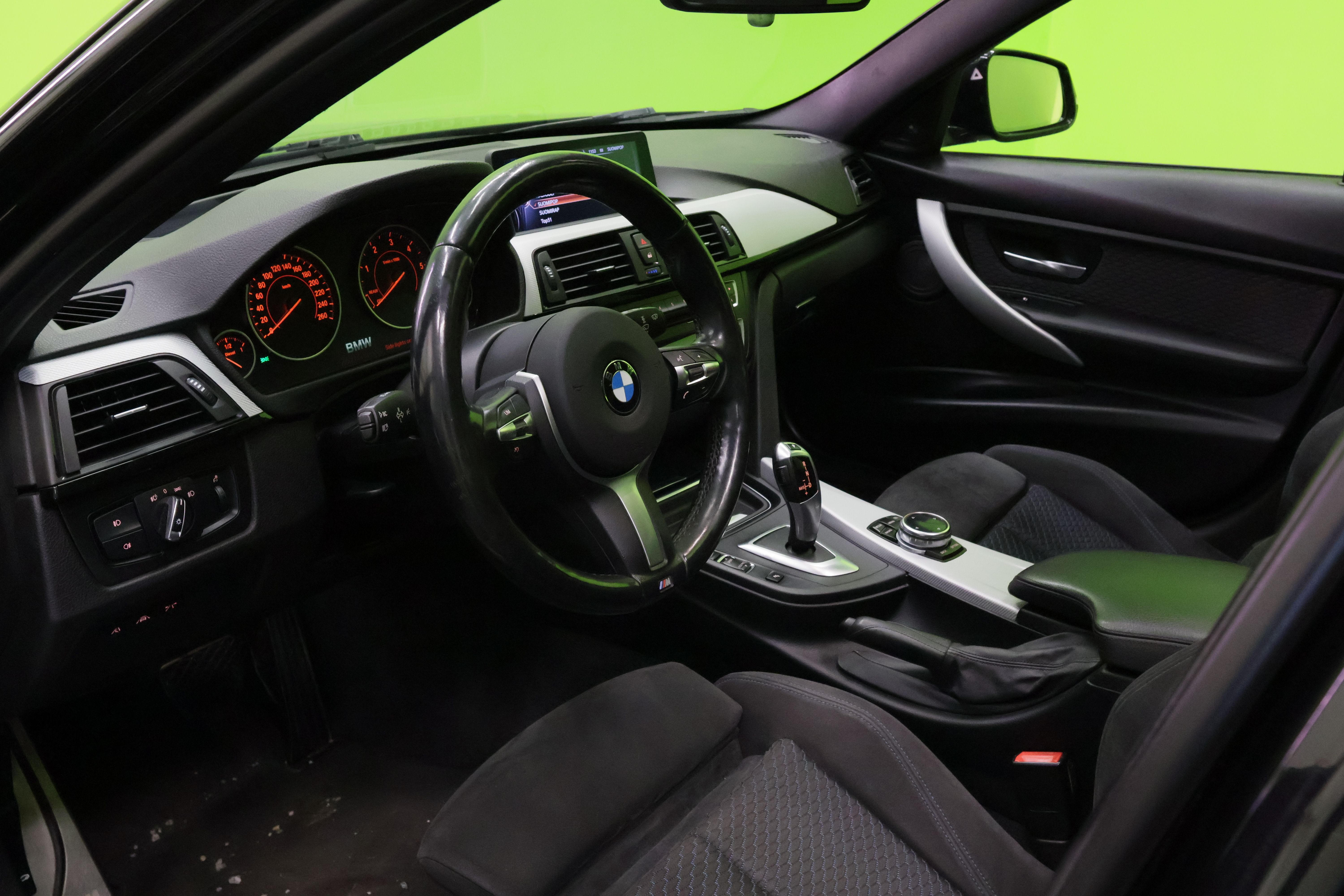 BMW 330 2015