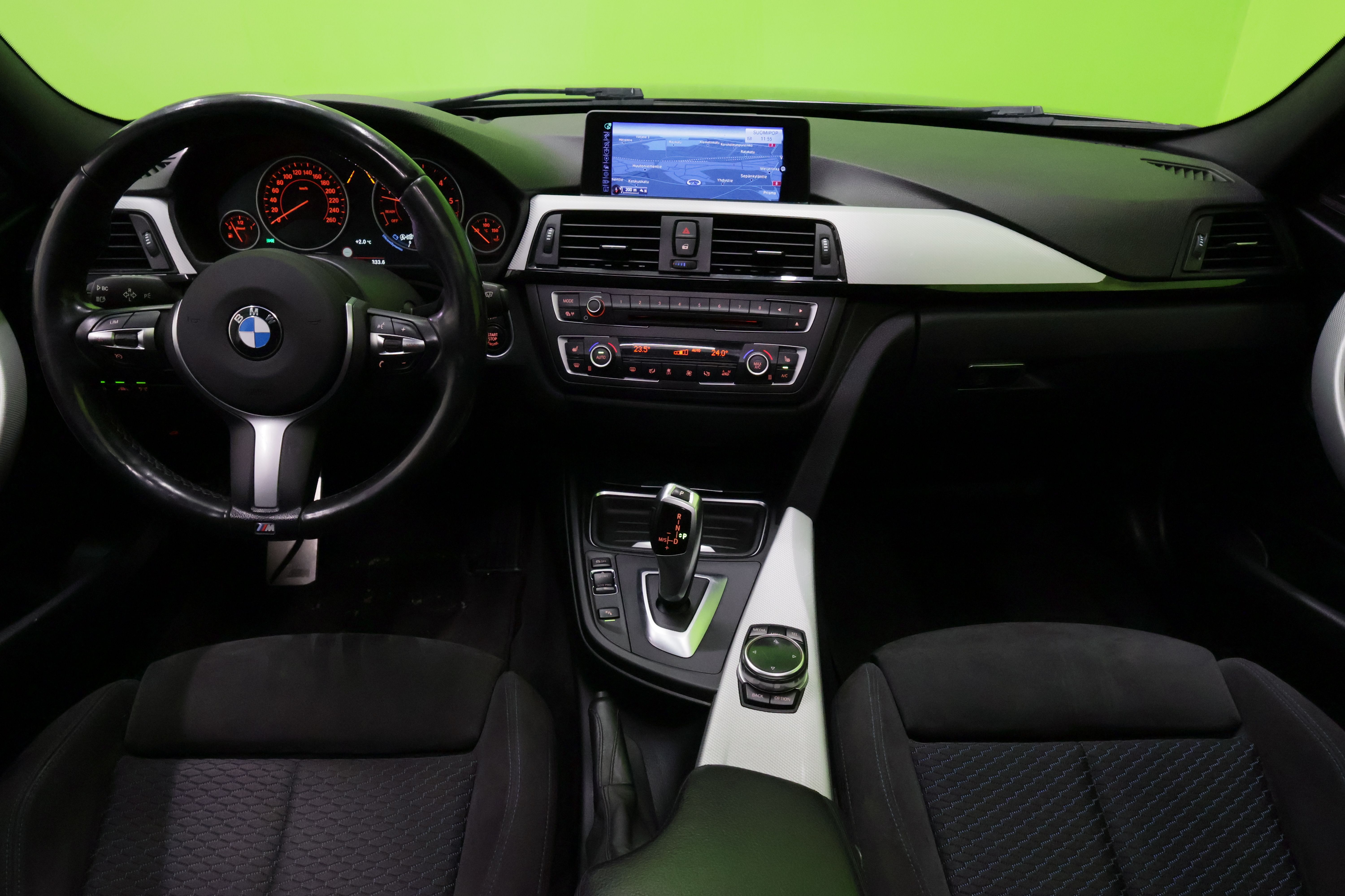 BMW 330 2015