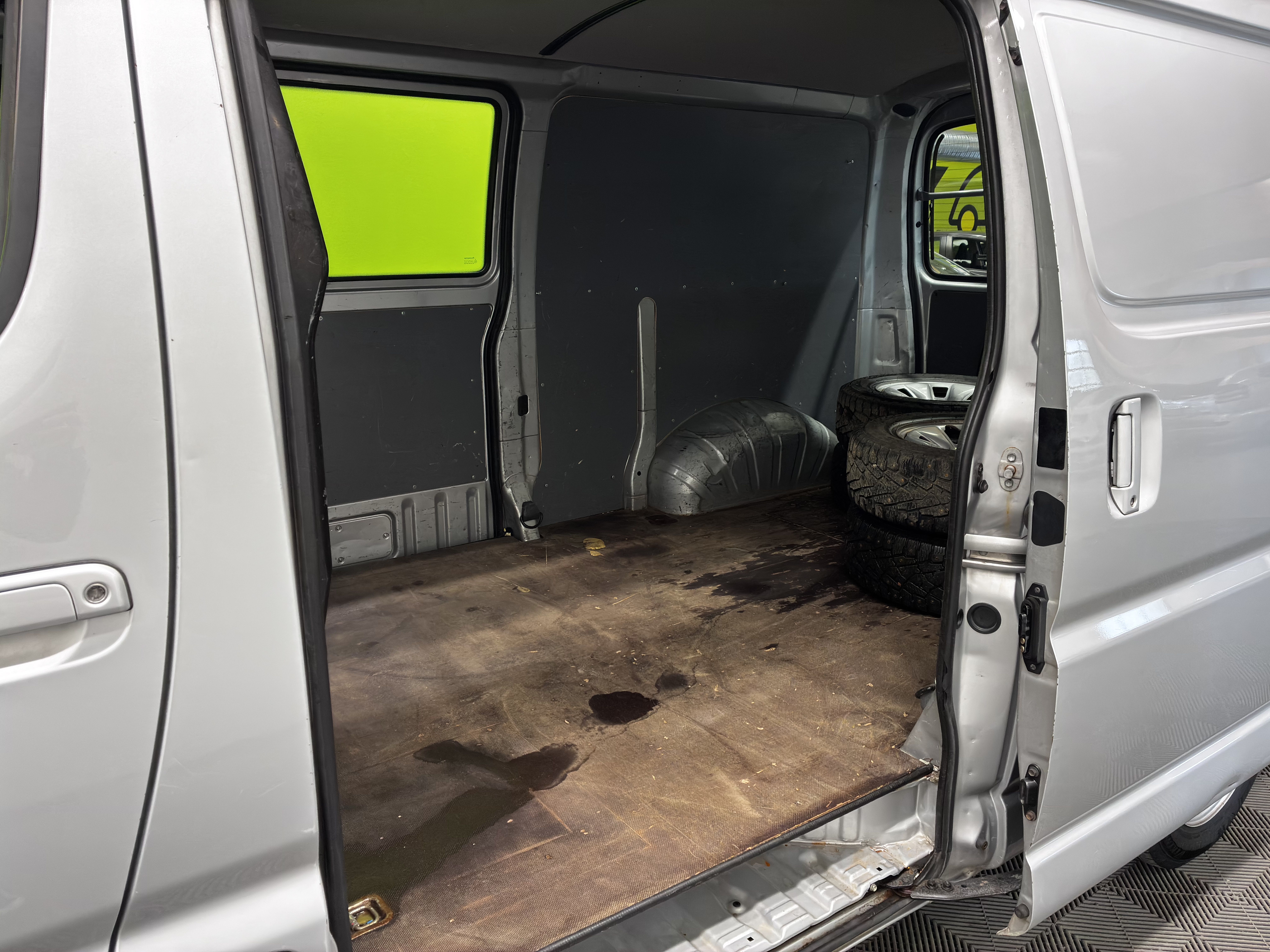 Toyota Hiace 2012