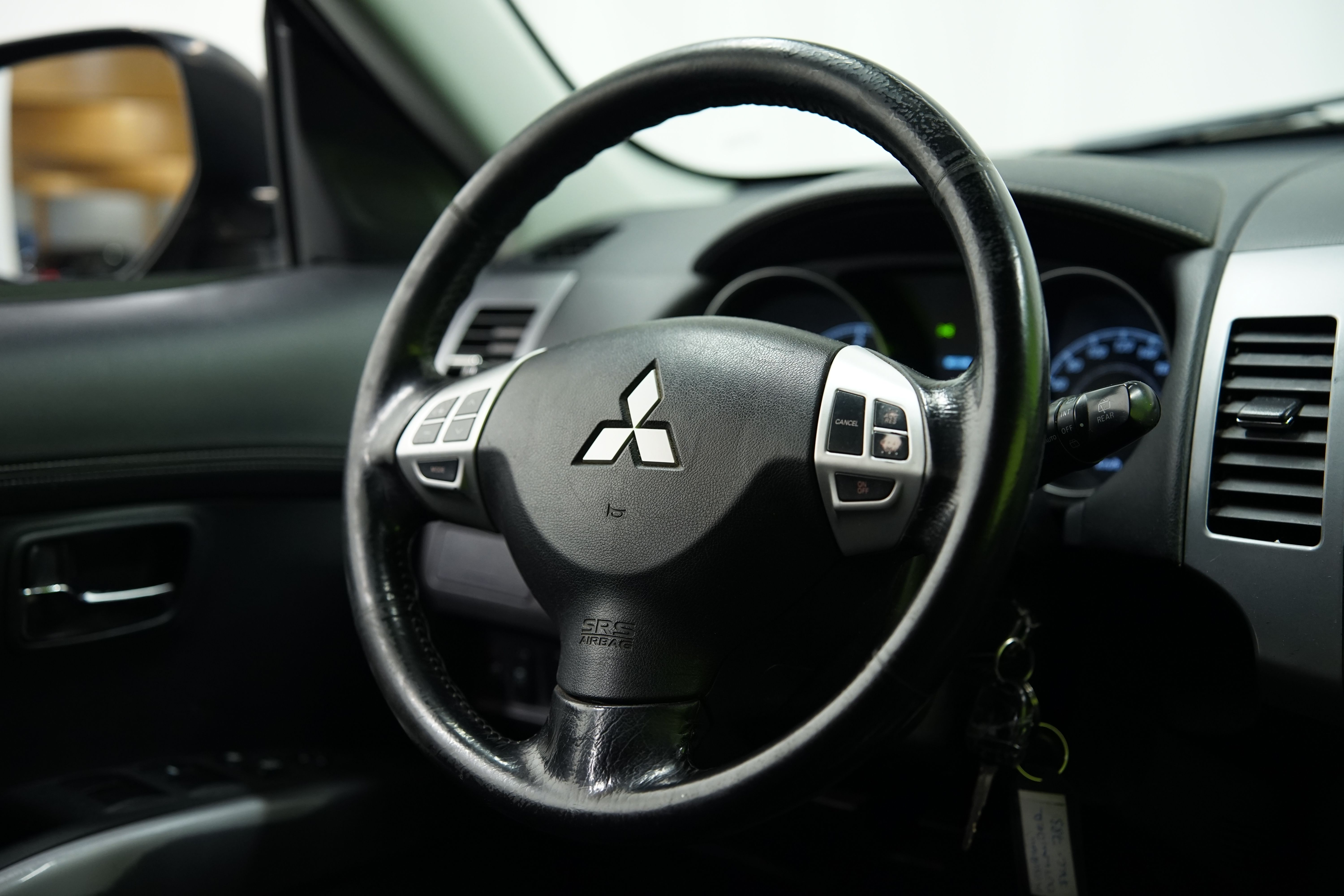 Mitsubishi Outlander 2011