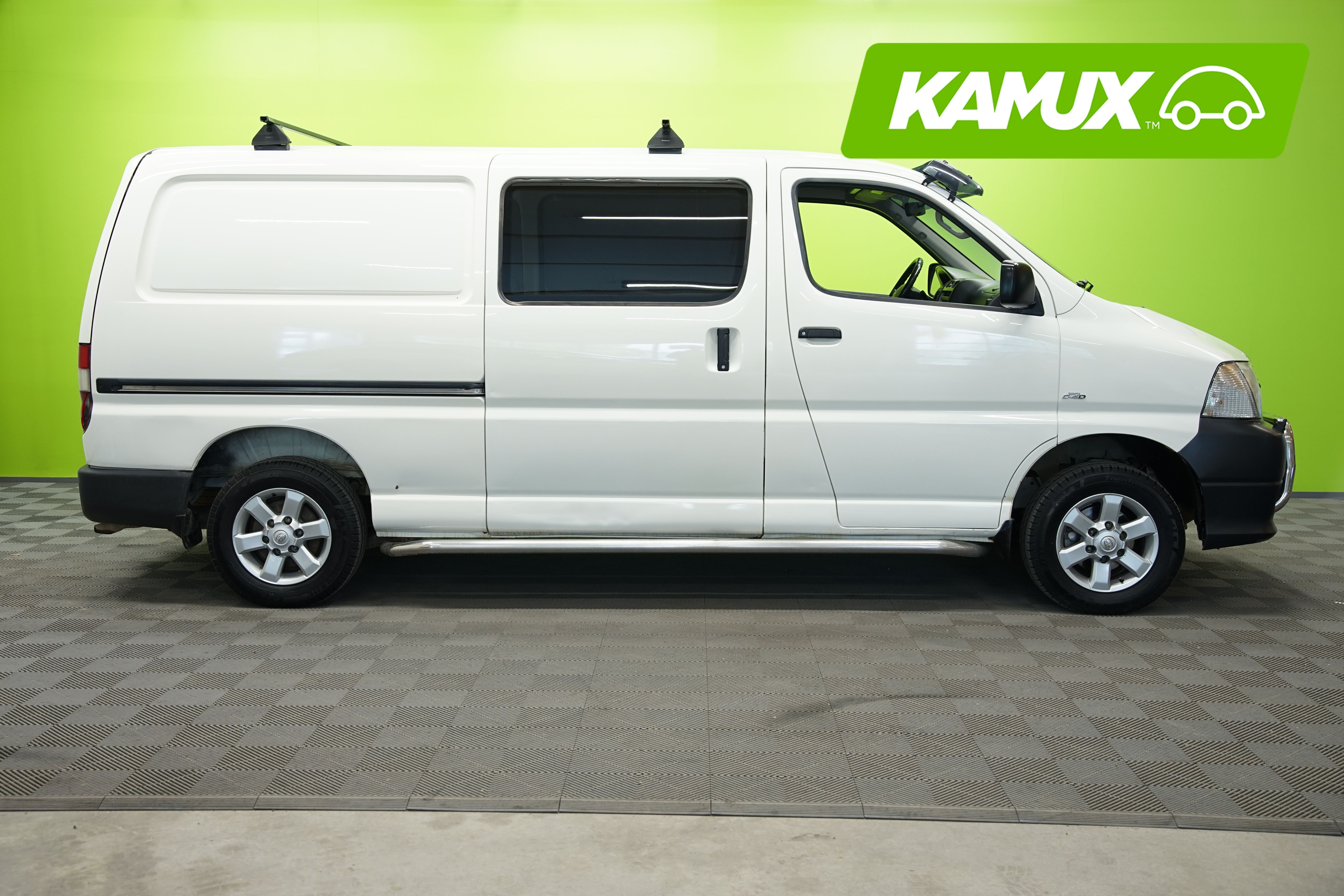 Toyota Hiace 2011
