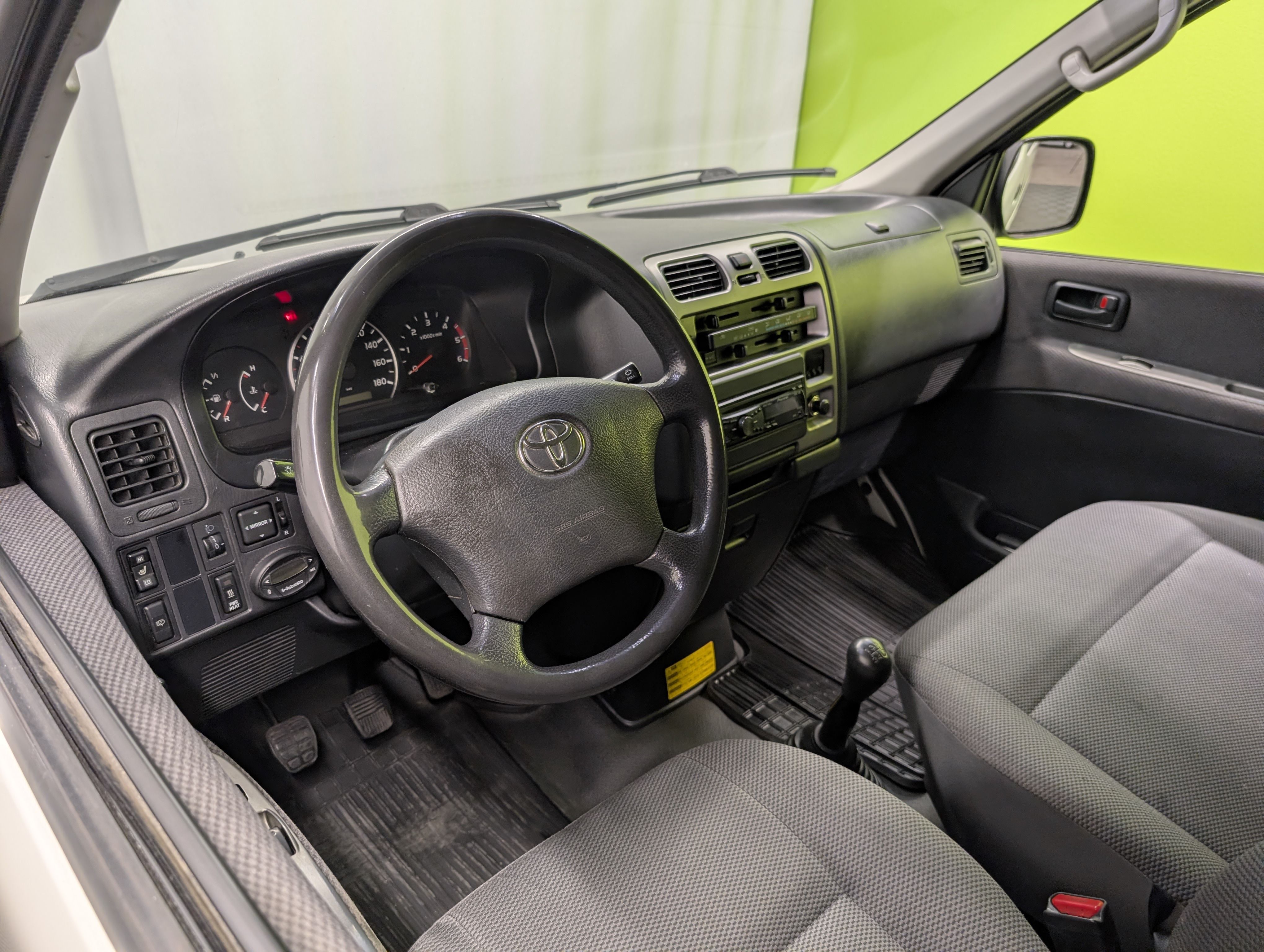 Toyota Hiace 2011