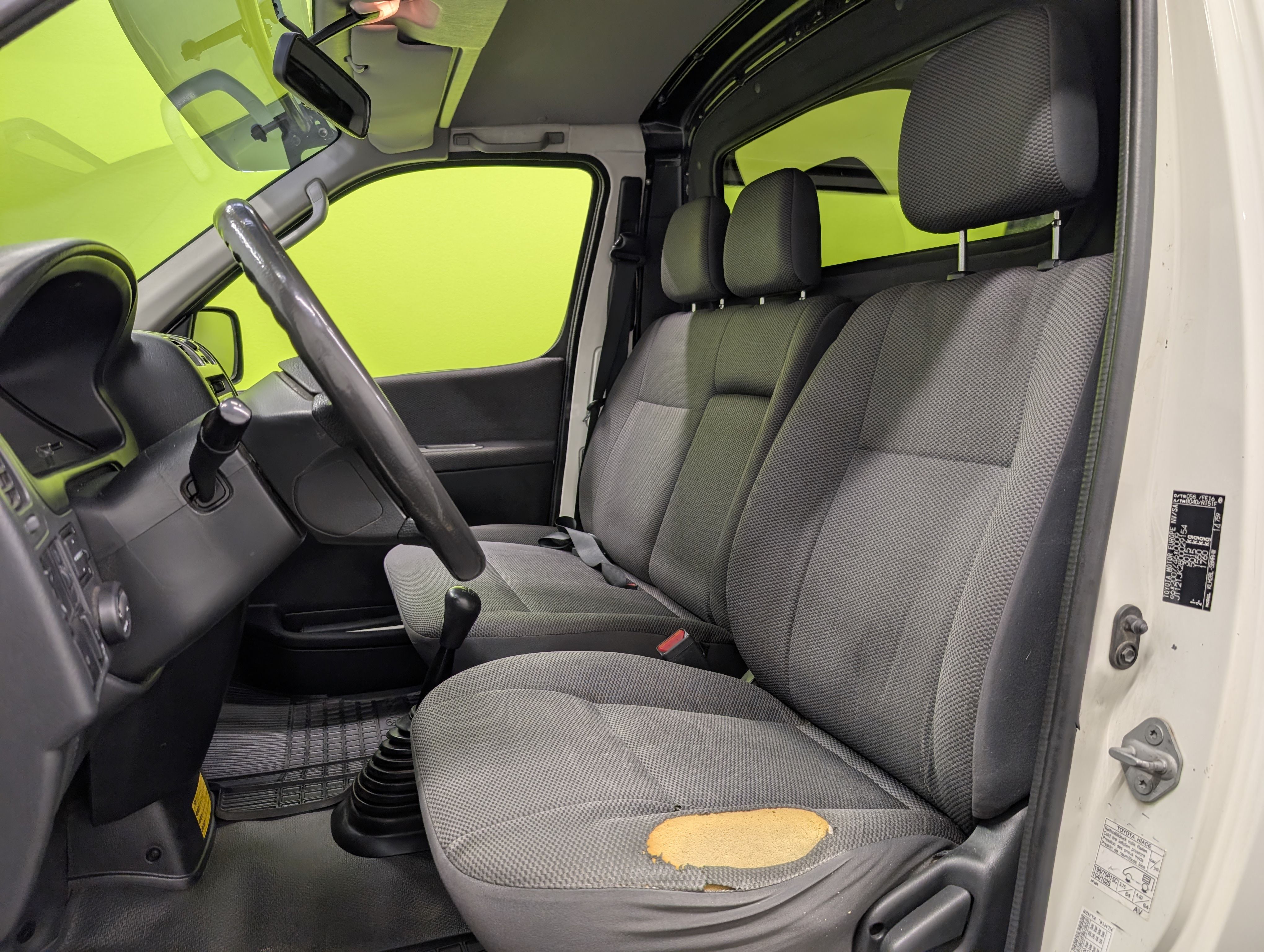Toyota Hiace 2011