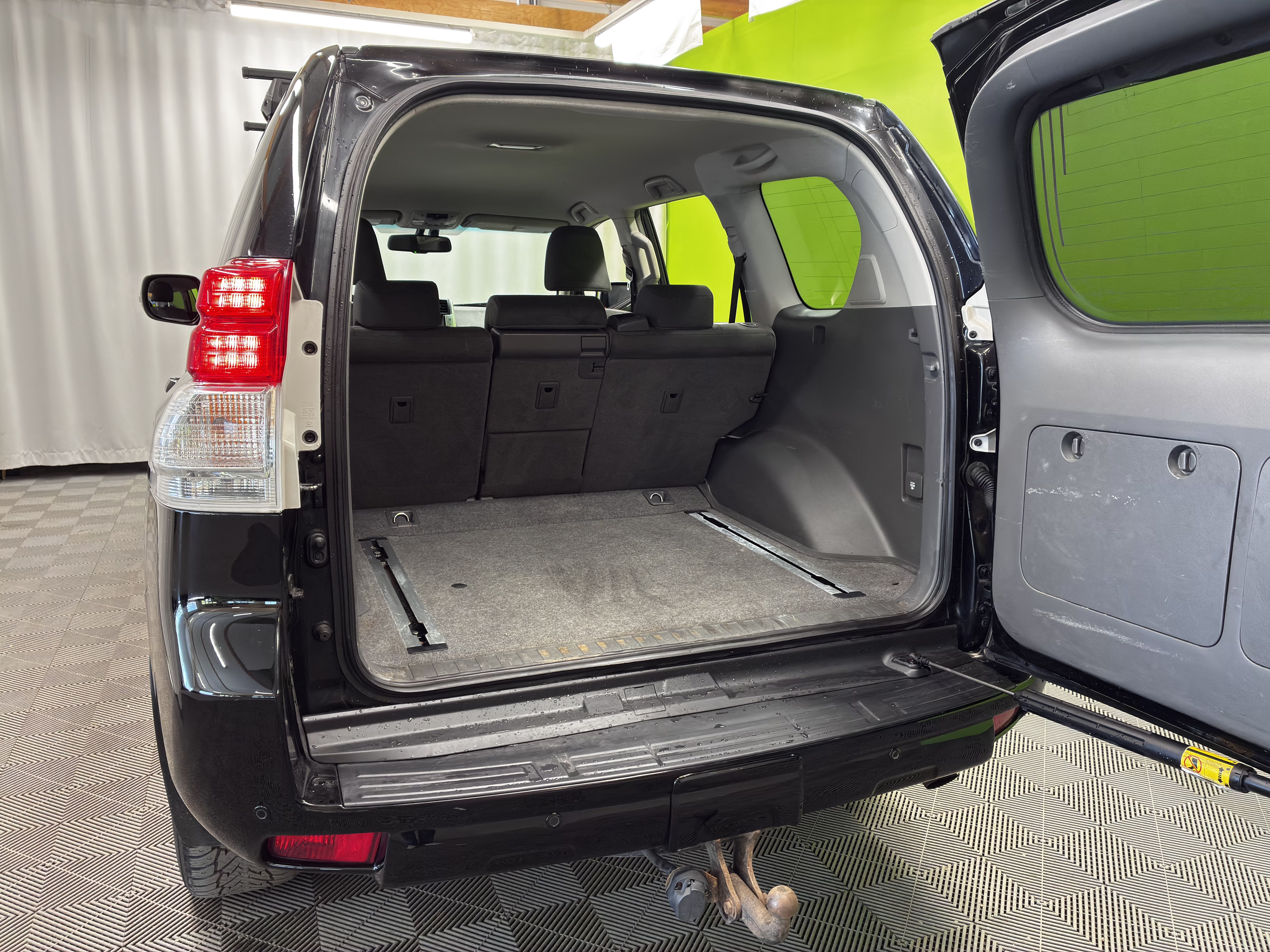 Toyota Land Cruiser 2010