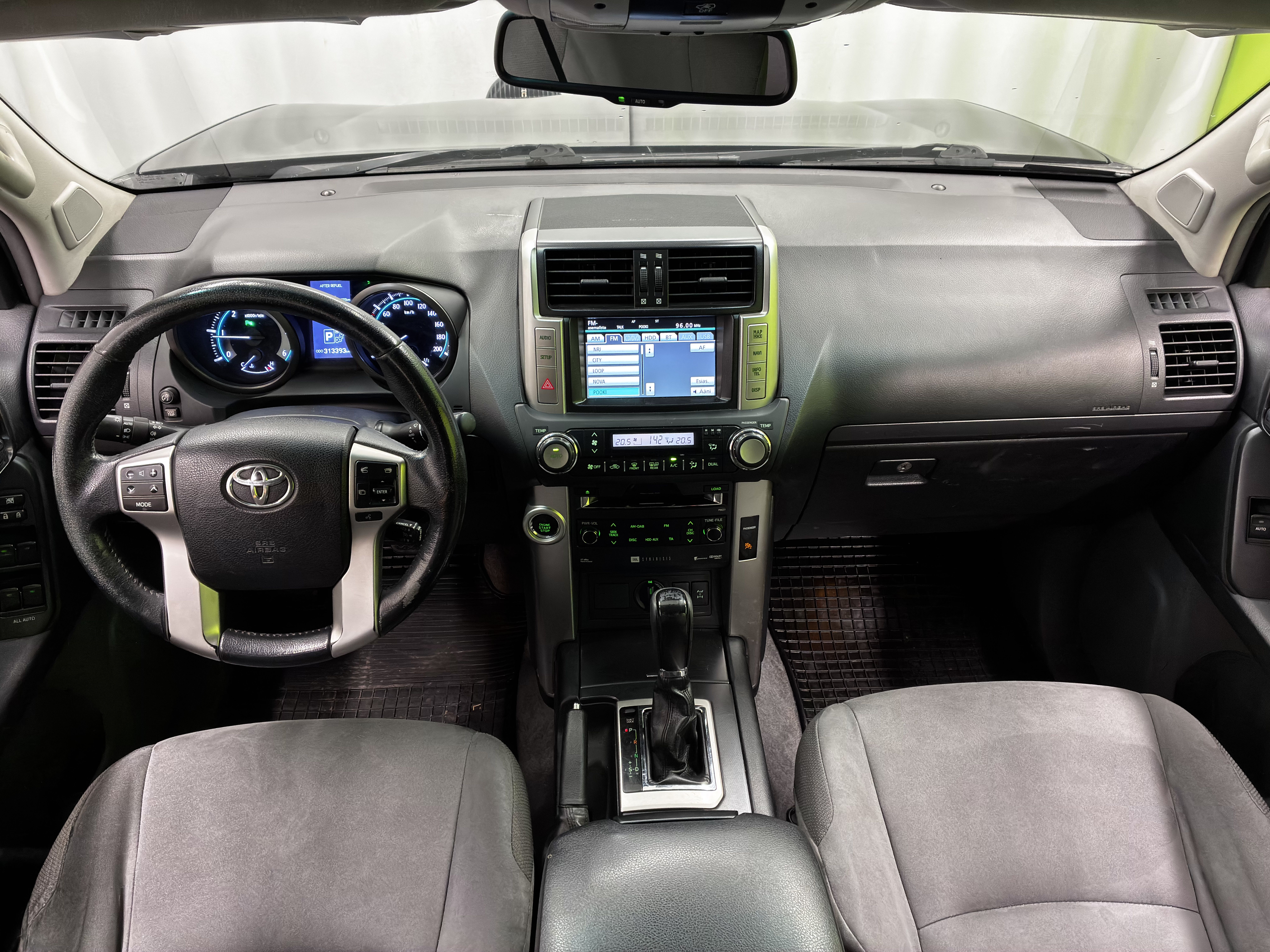 Toyota Land Cruiser 2010