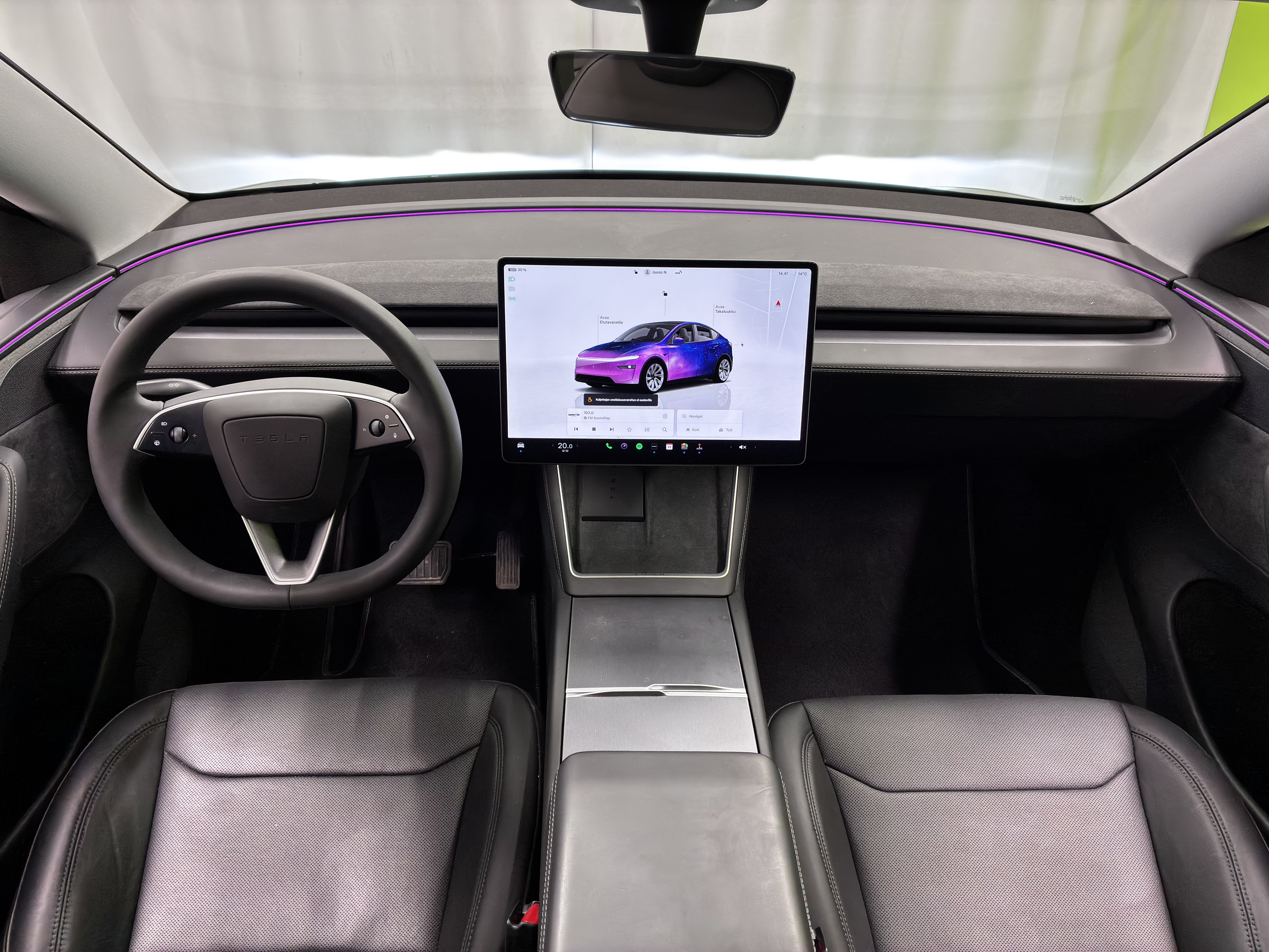 Tesla Model Y 2025