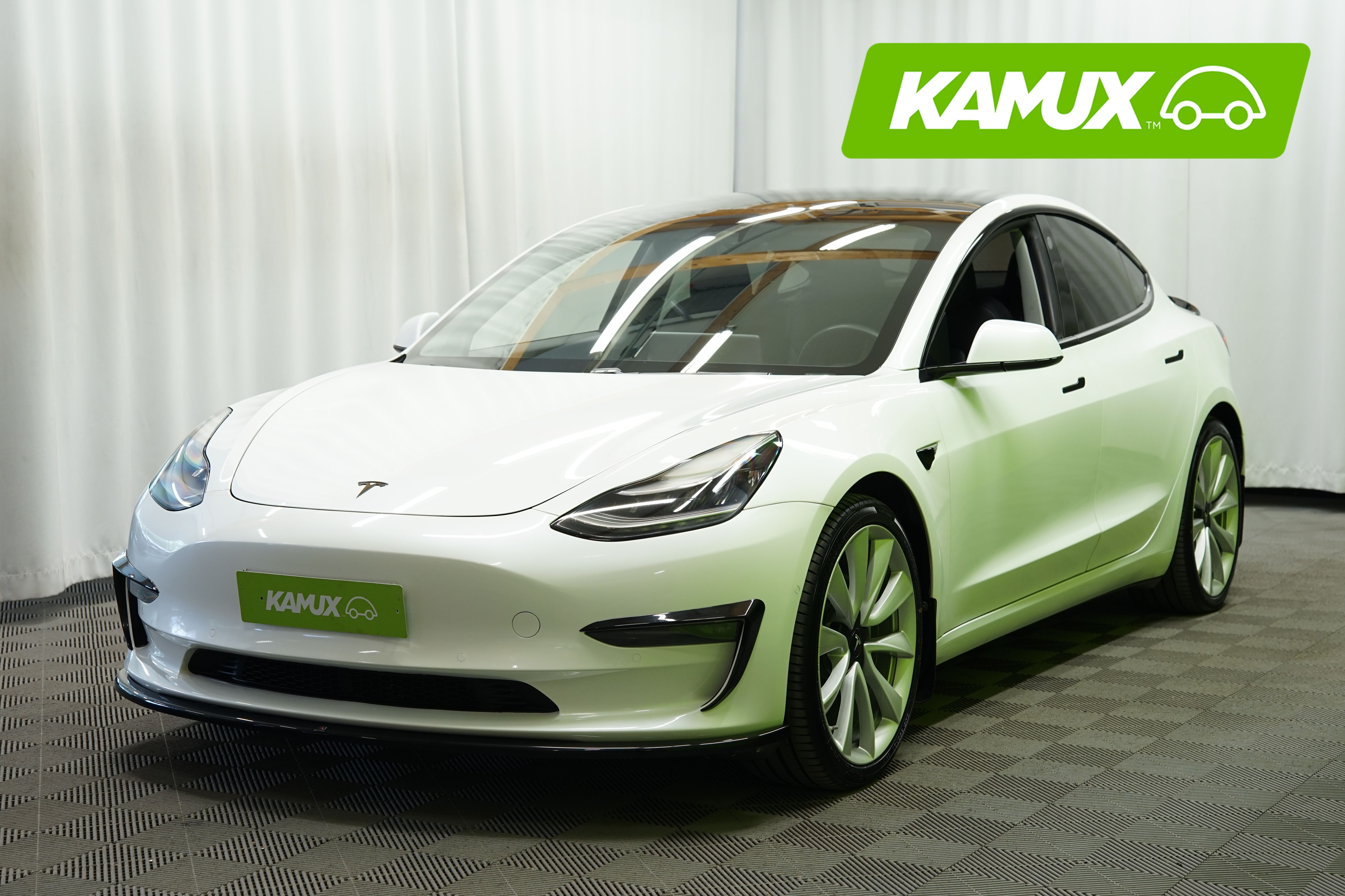 Tesla Model 3 2020
