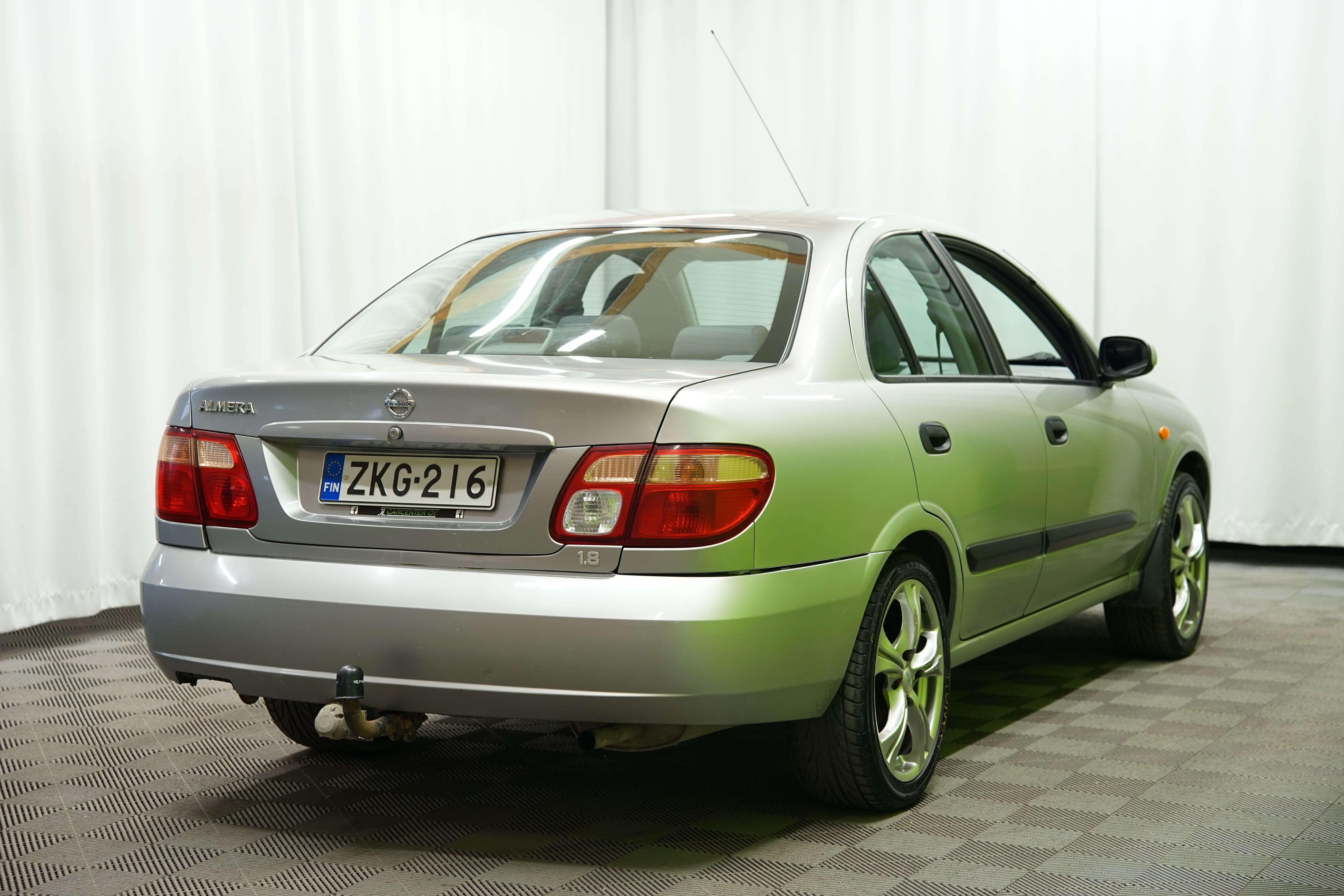 Nissan Almera 2004
