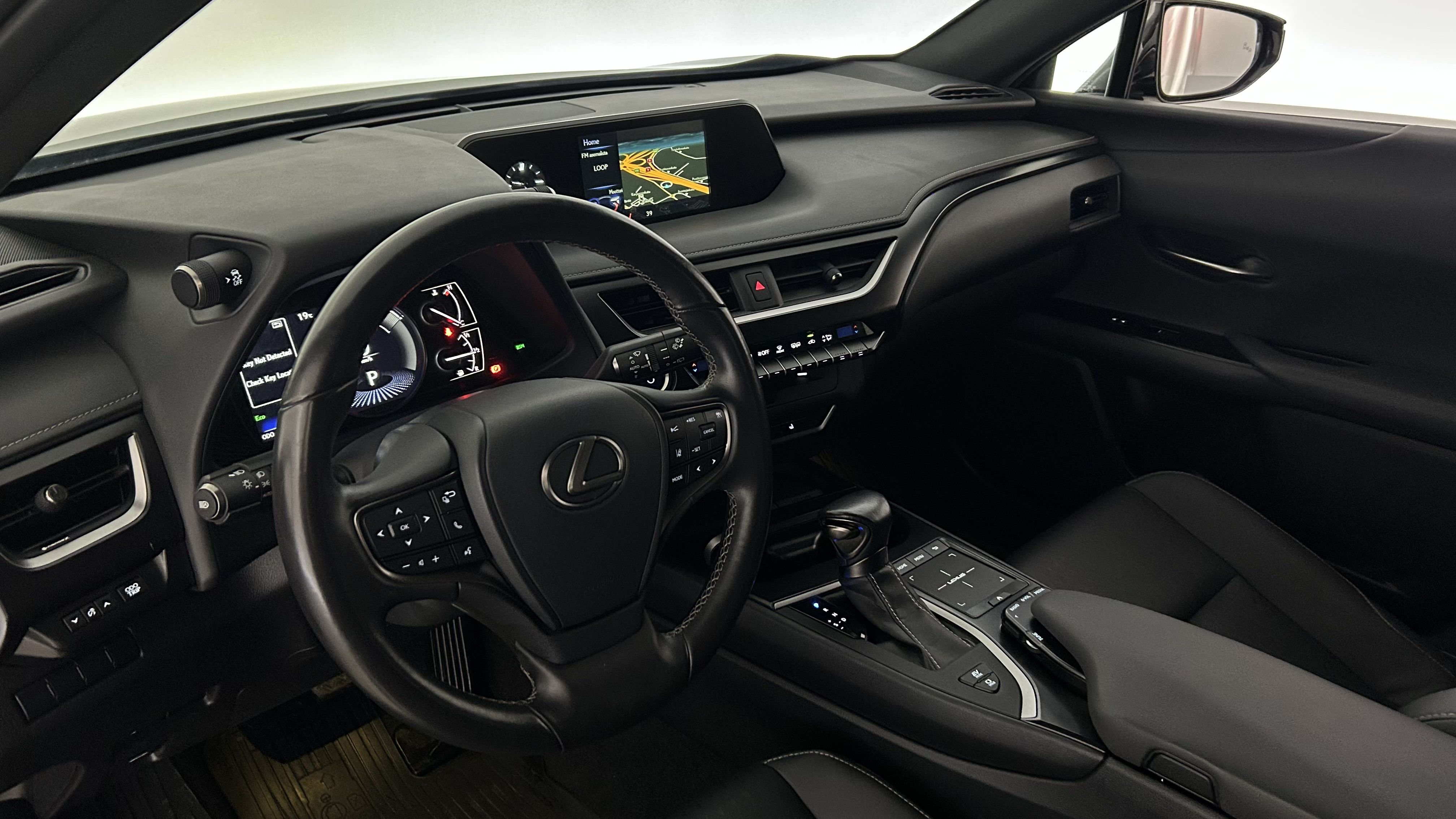 Lexus UX 2022