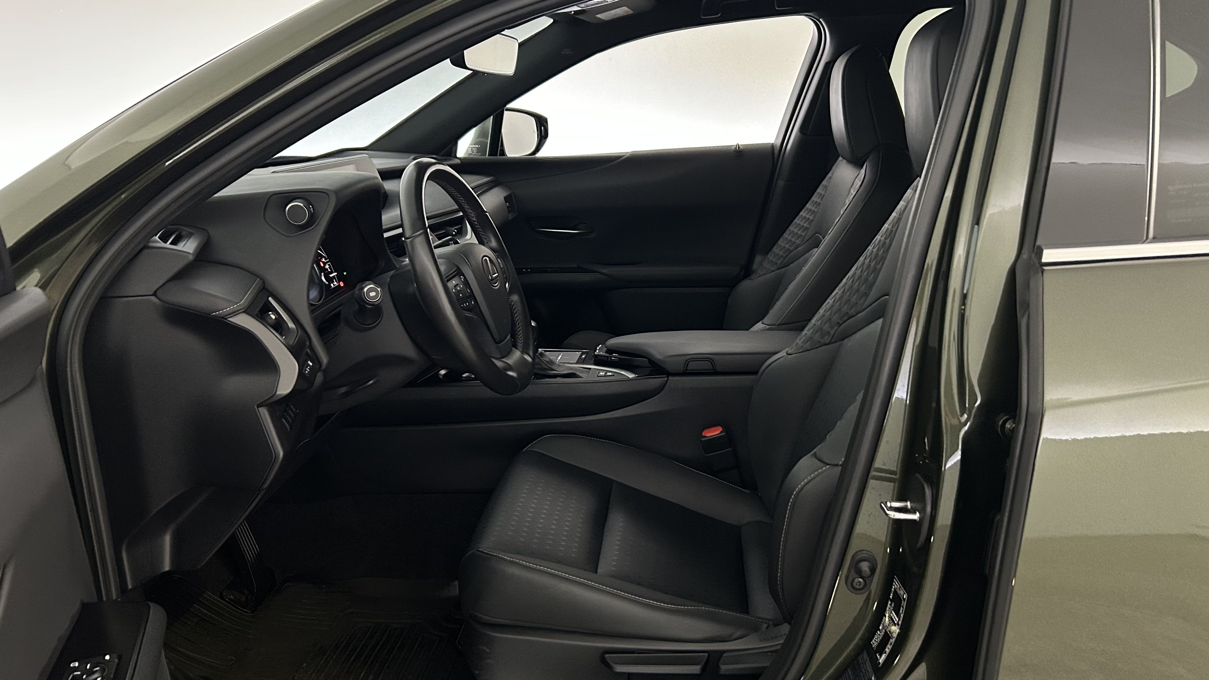 Lexus UX 2022
