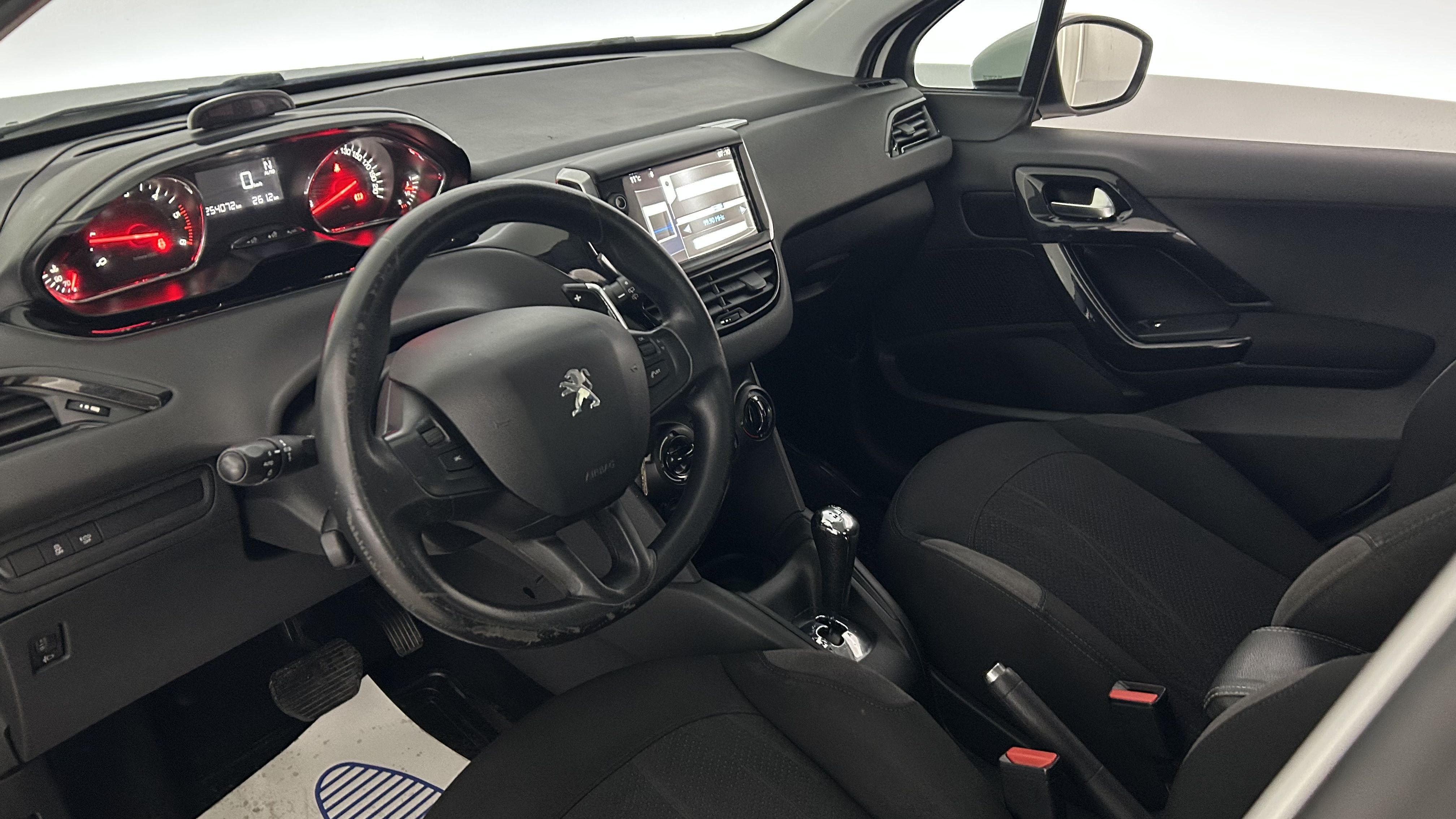Peugeot 208 2012