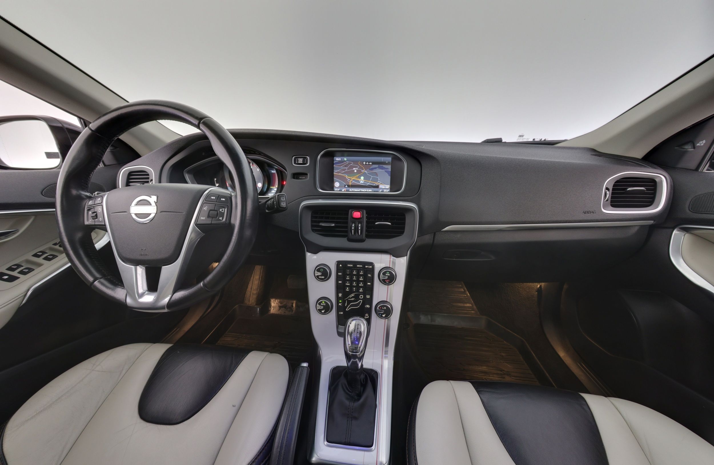 Volvo V40 Cross Country 2013