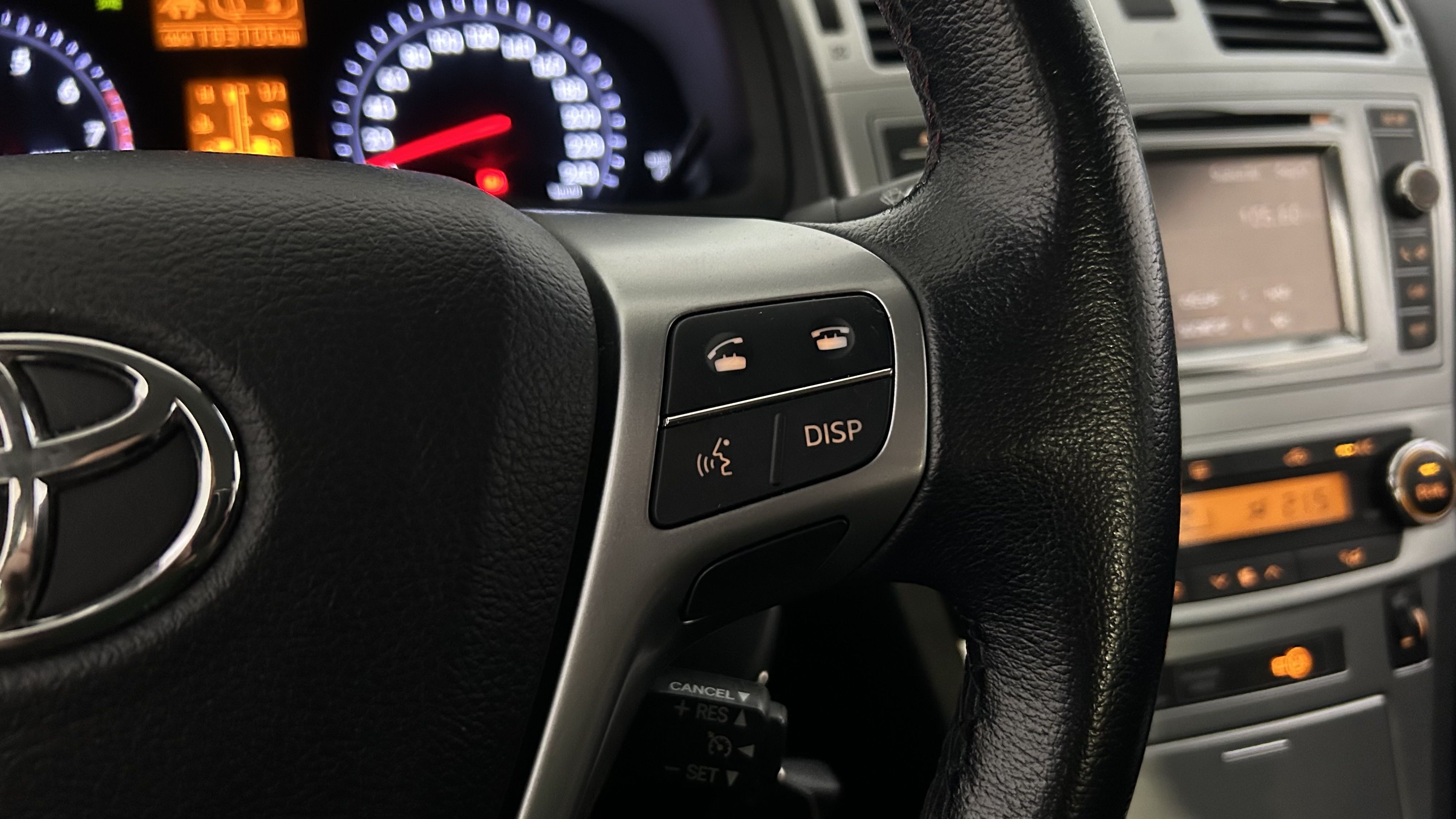 Toyota Avensis 2013
