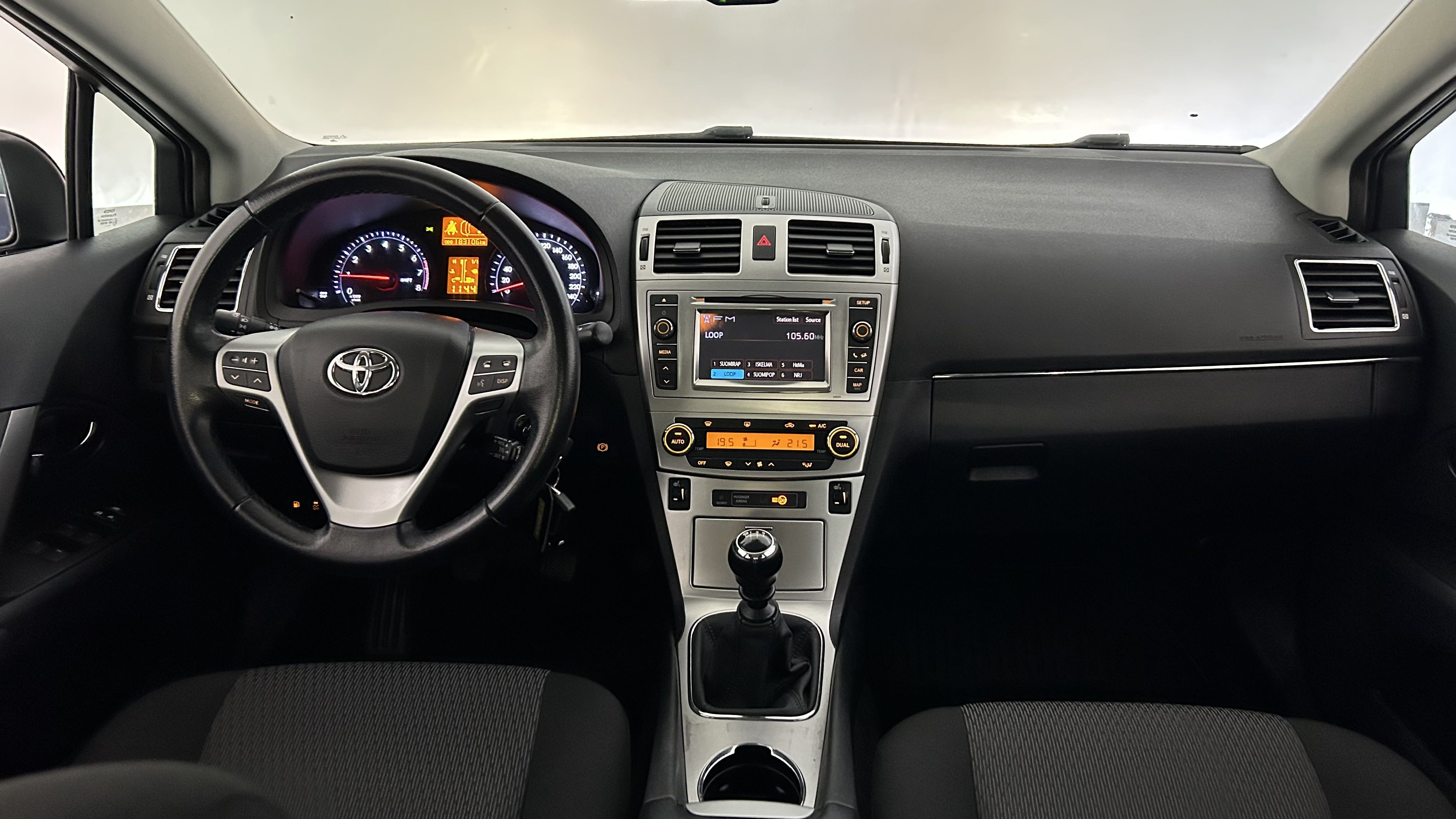 Toyota Avensis 2013