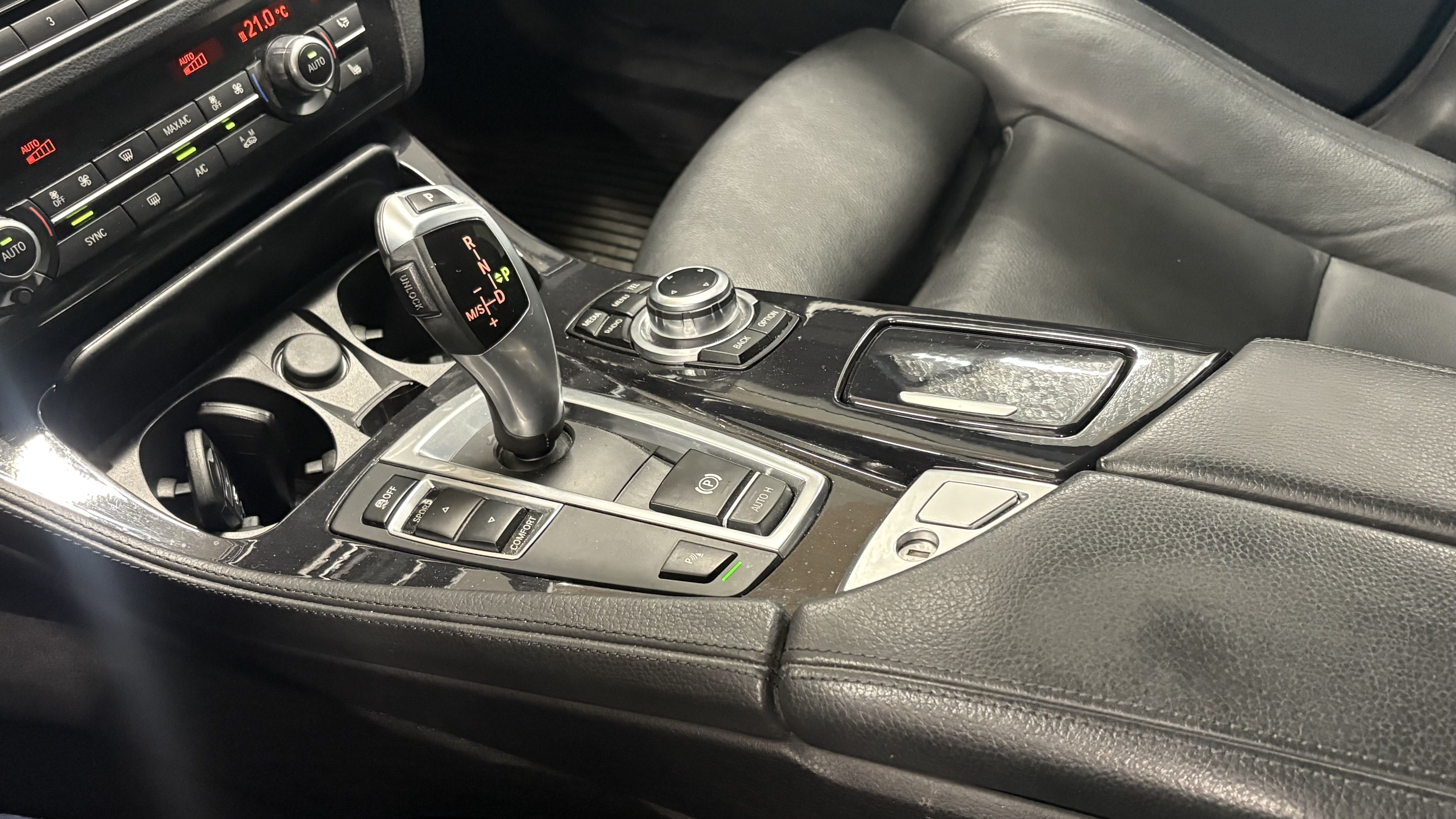 BMW 518 2015