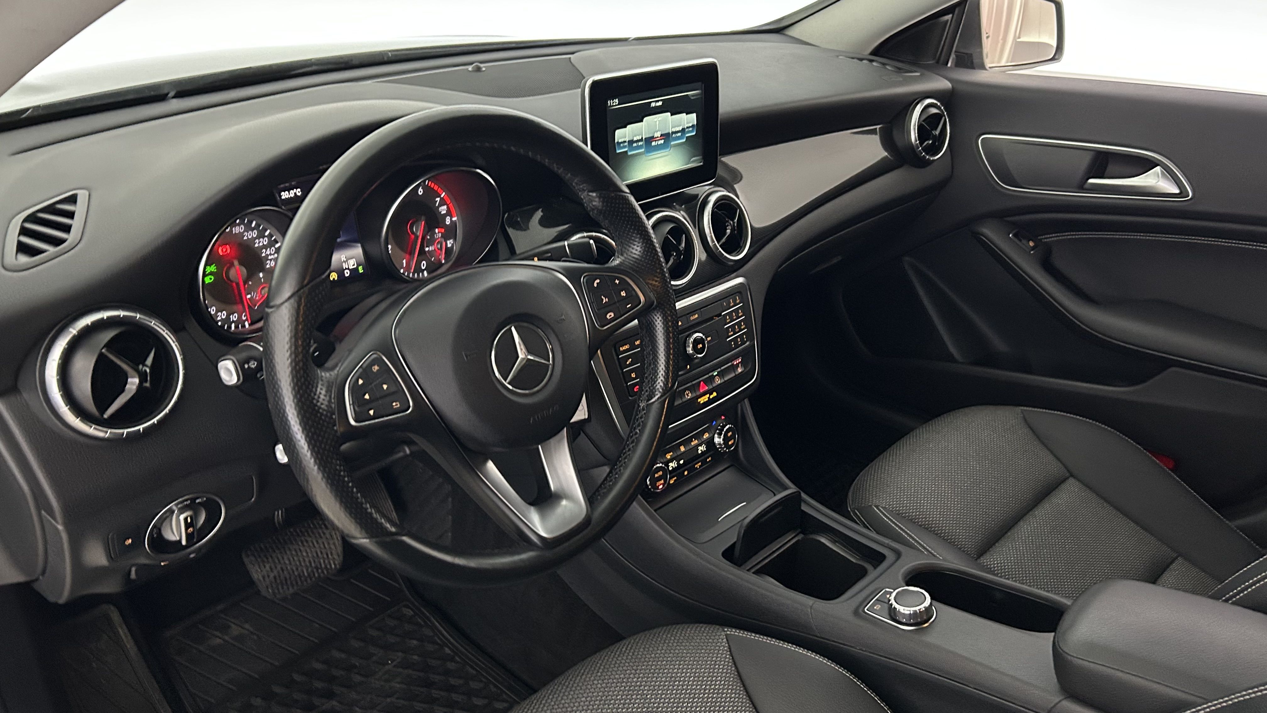 Mercedes-Benz CLA 2015