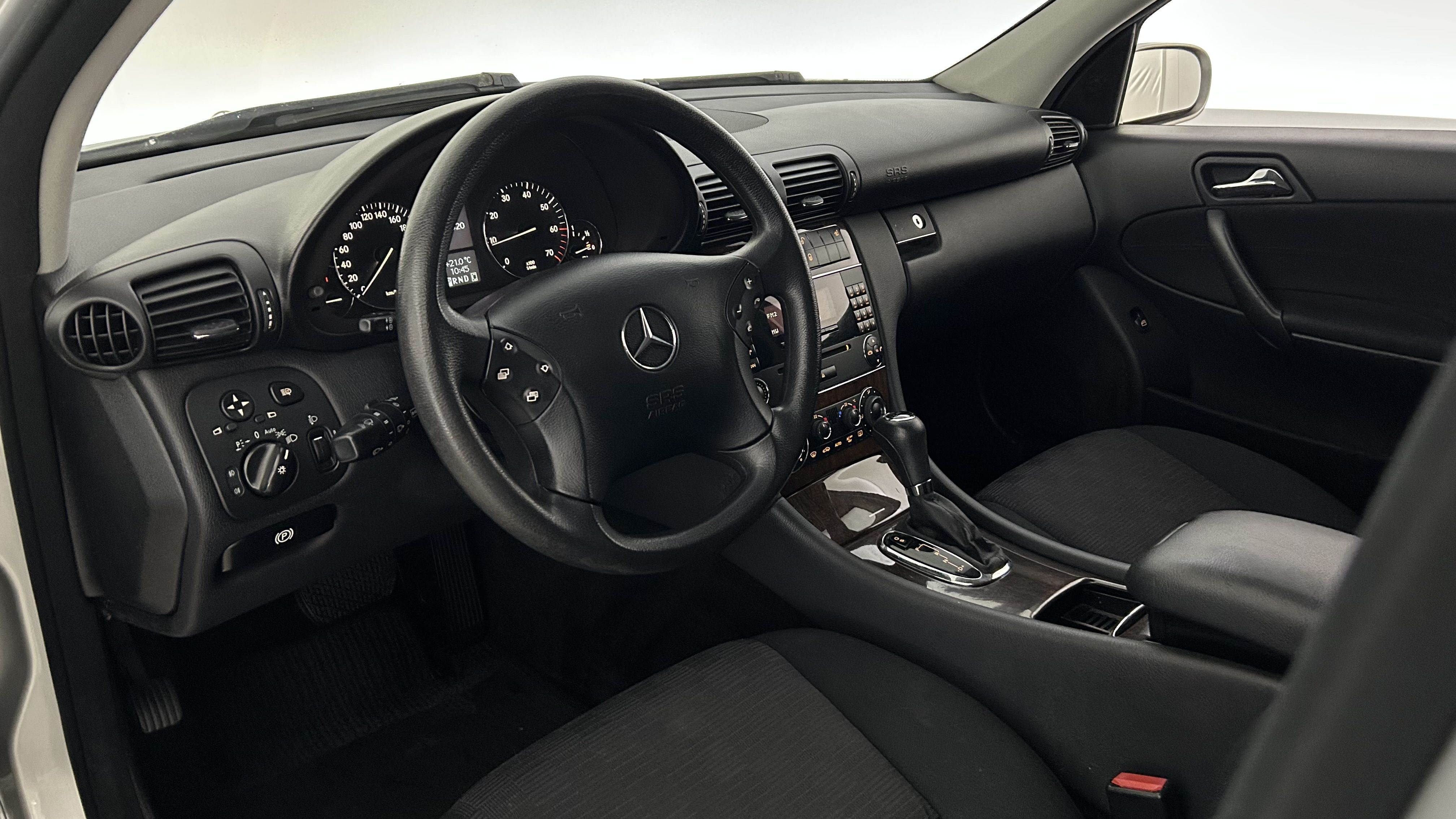 Mercedes-Benz C 2005