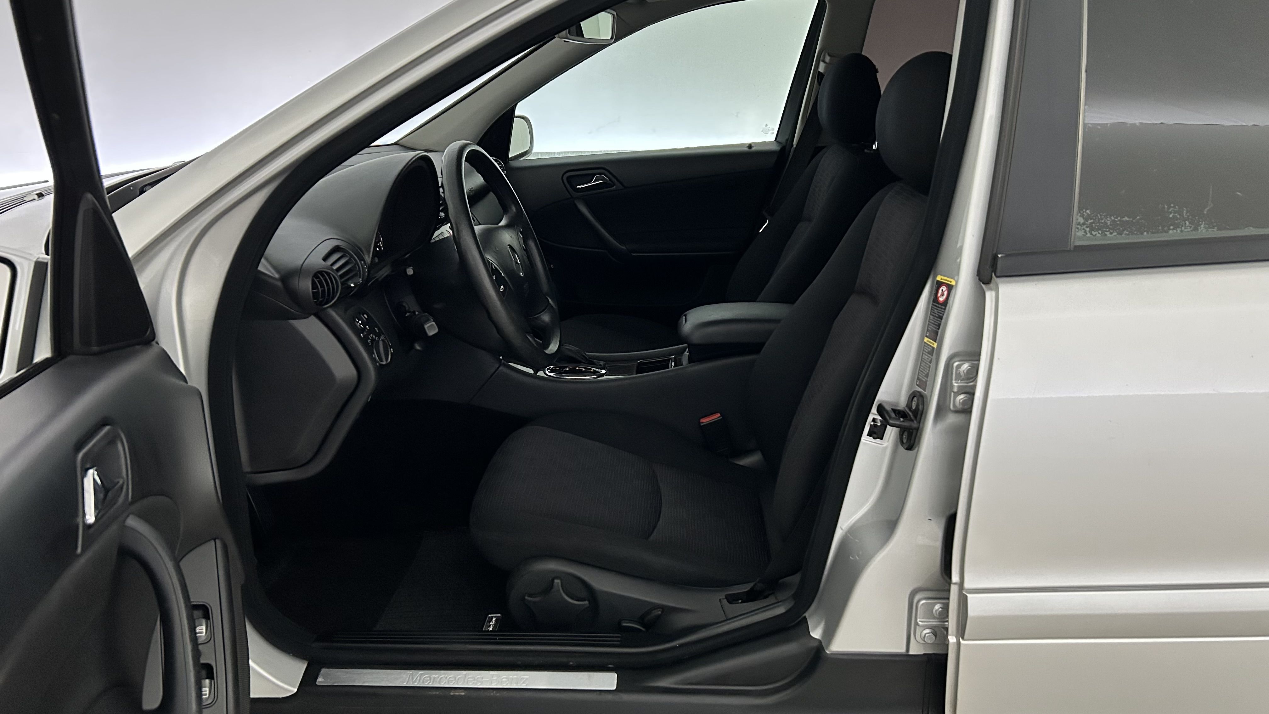Mercedes-Benz C 2005