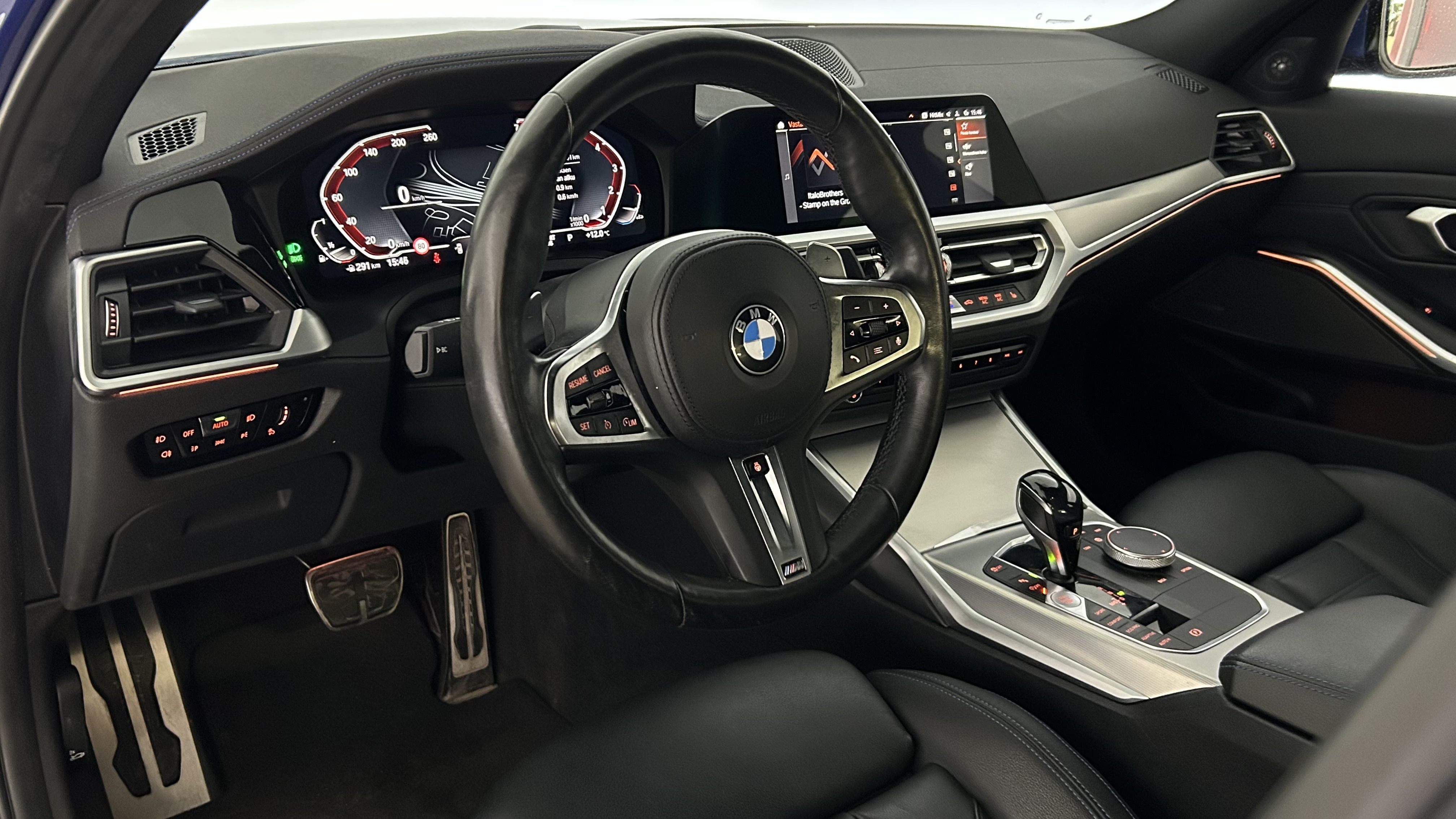 BMW 330 2019