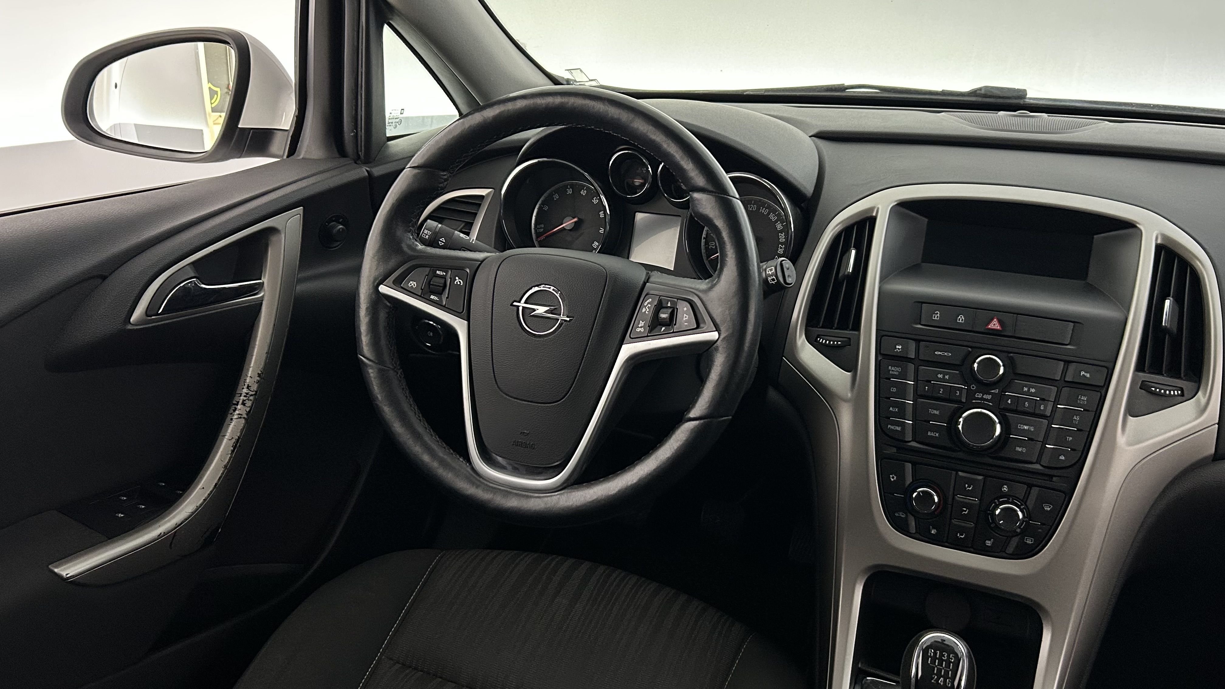 Opel Astra 2012