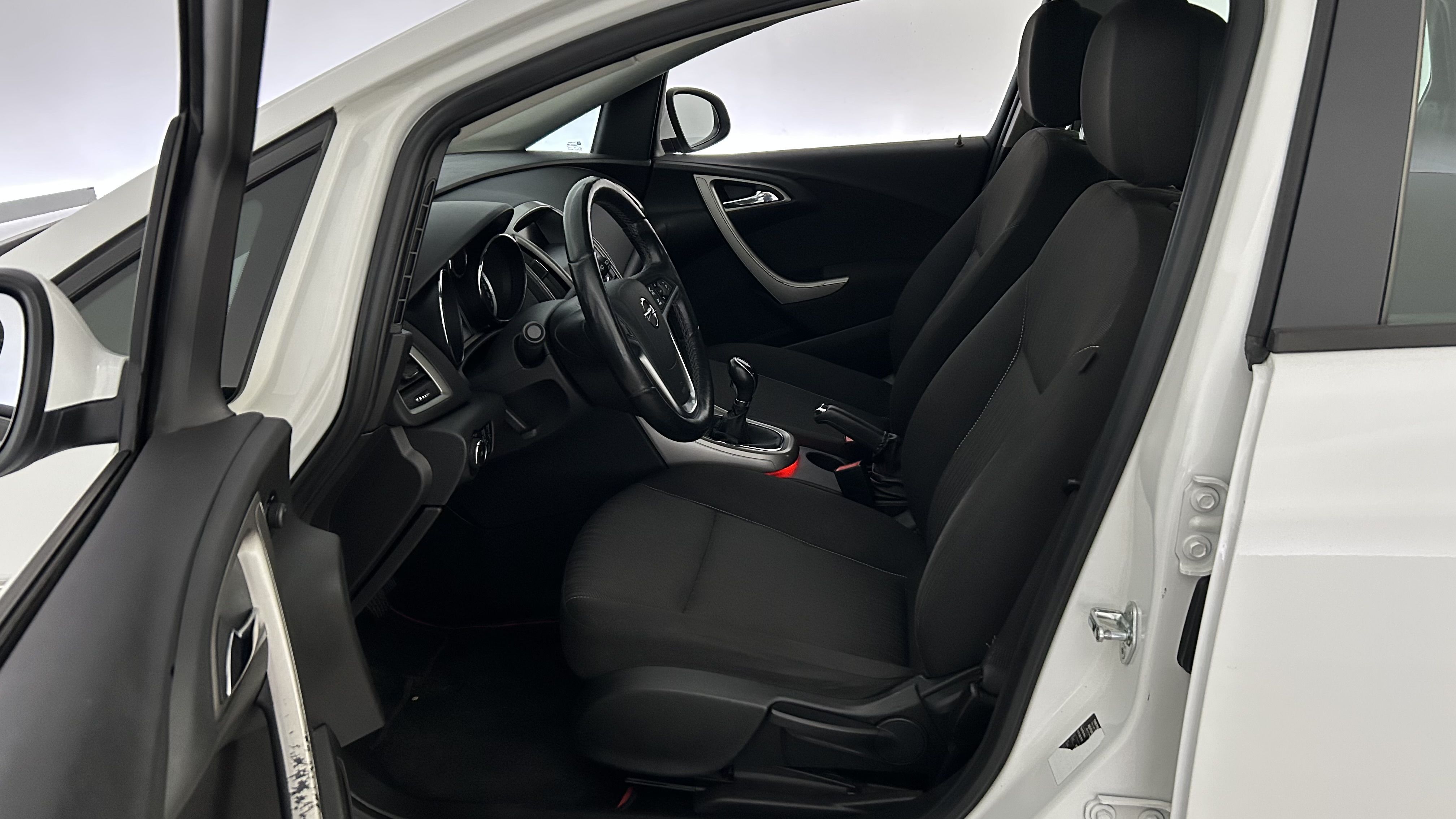 Opel Astra 2012