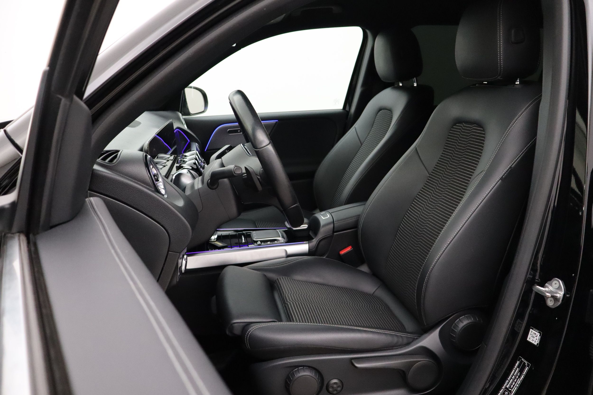 Mercedes-Benz EQB 2023