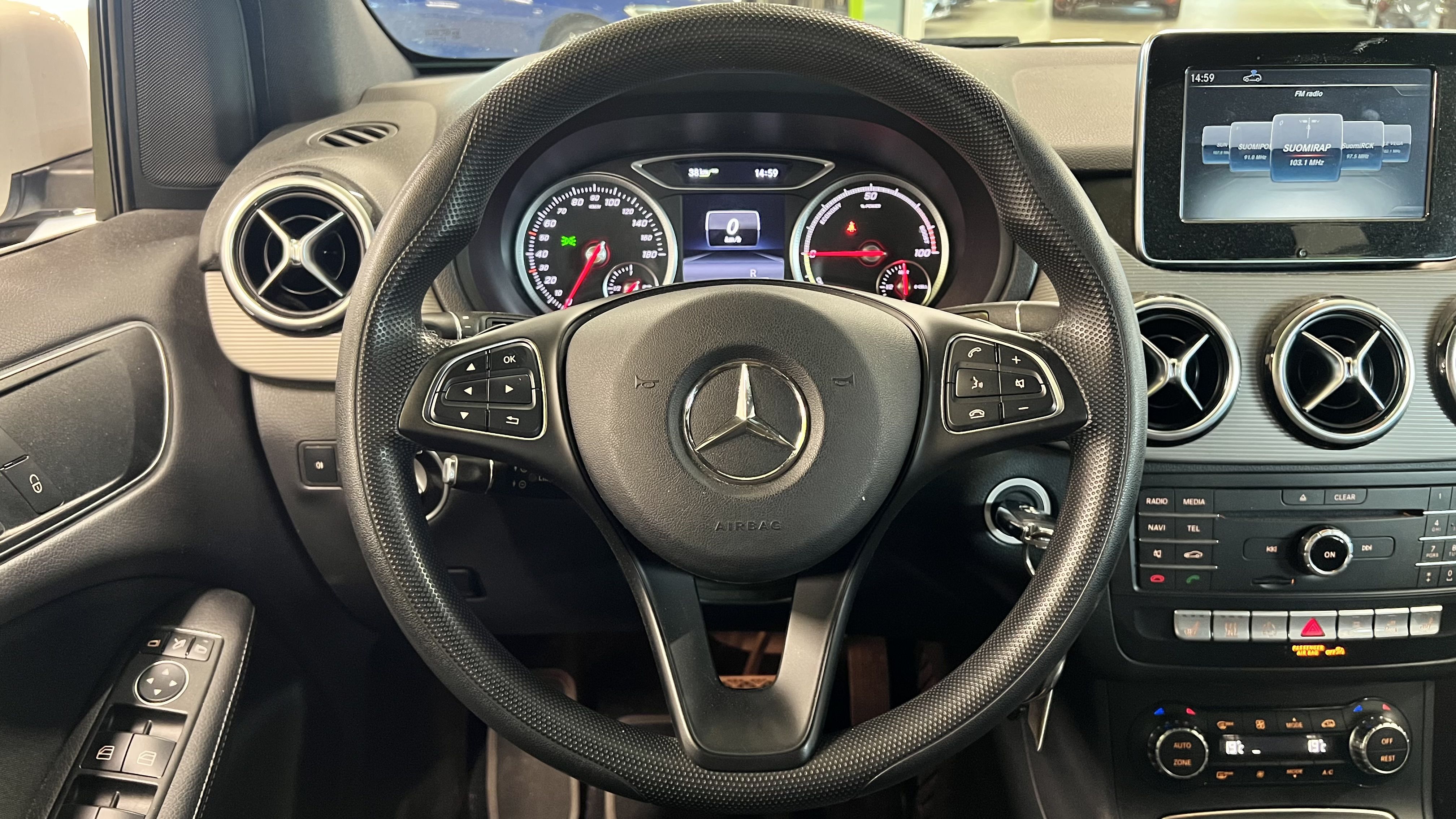 Mercedes-Benz B 2015