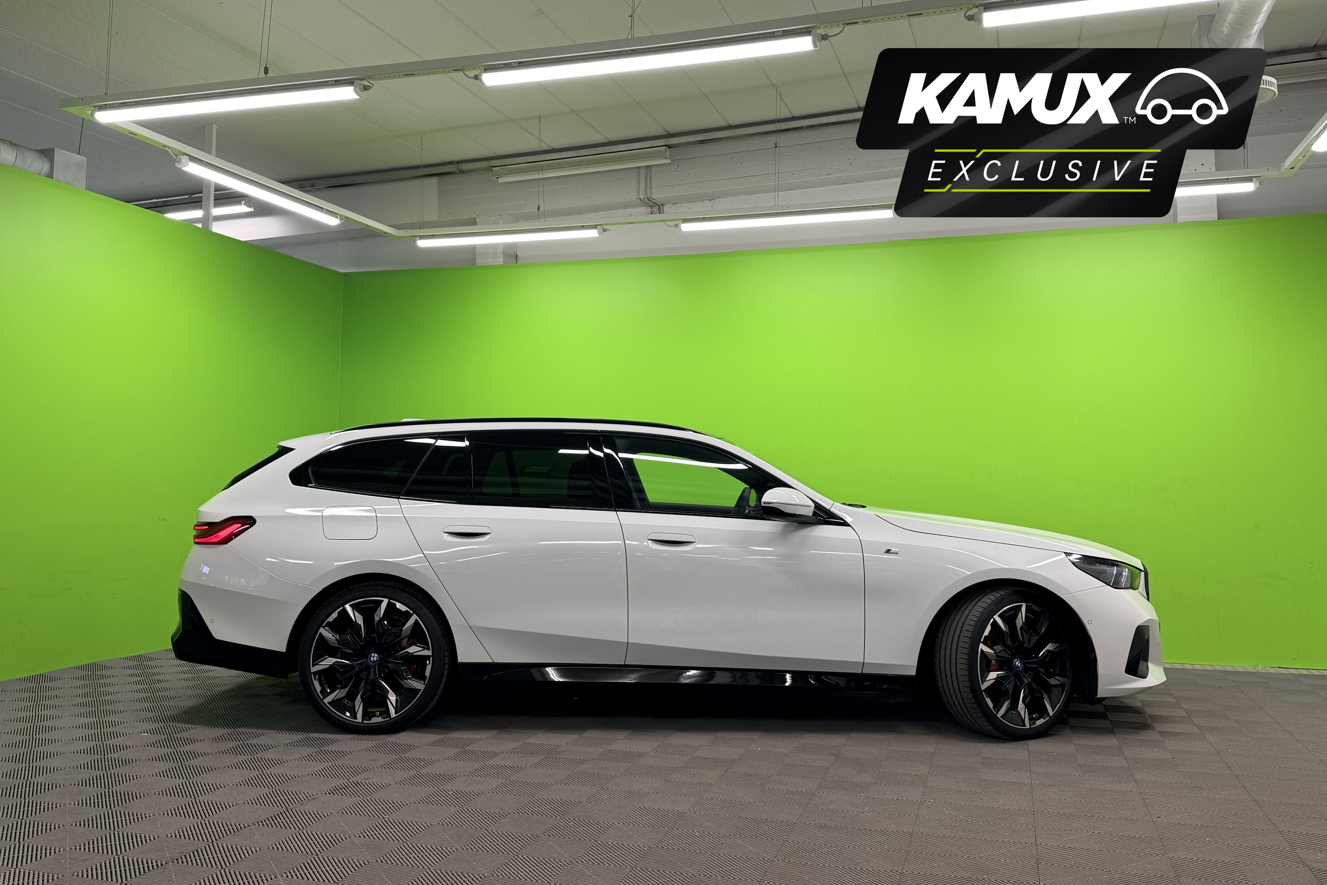 BMW 550 2025