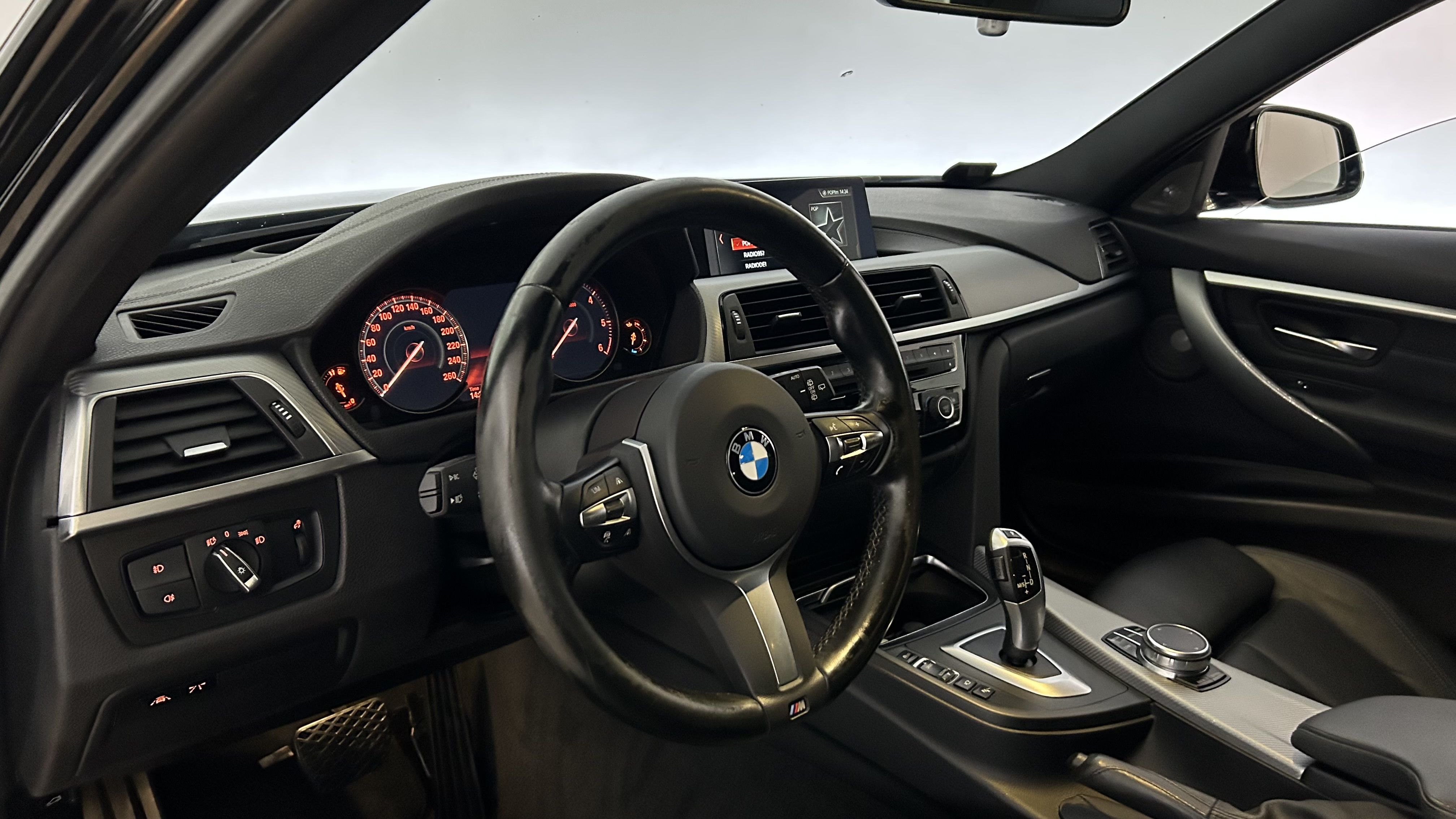 BMW 320 2019