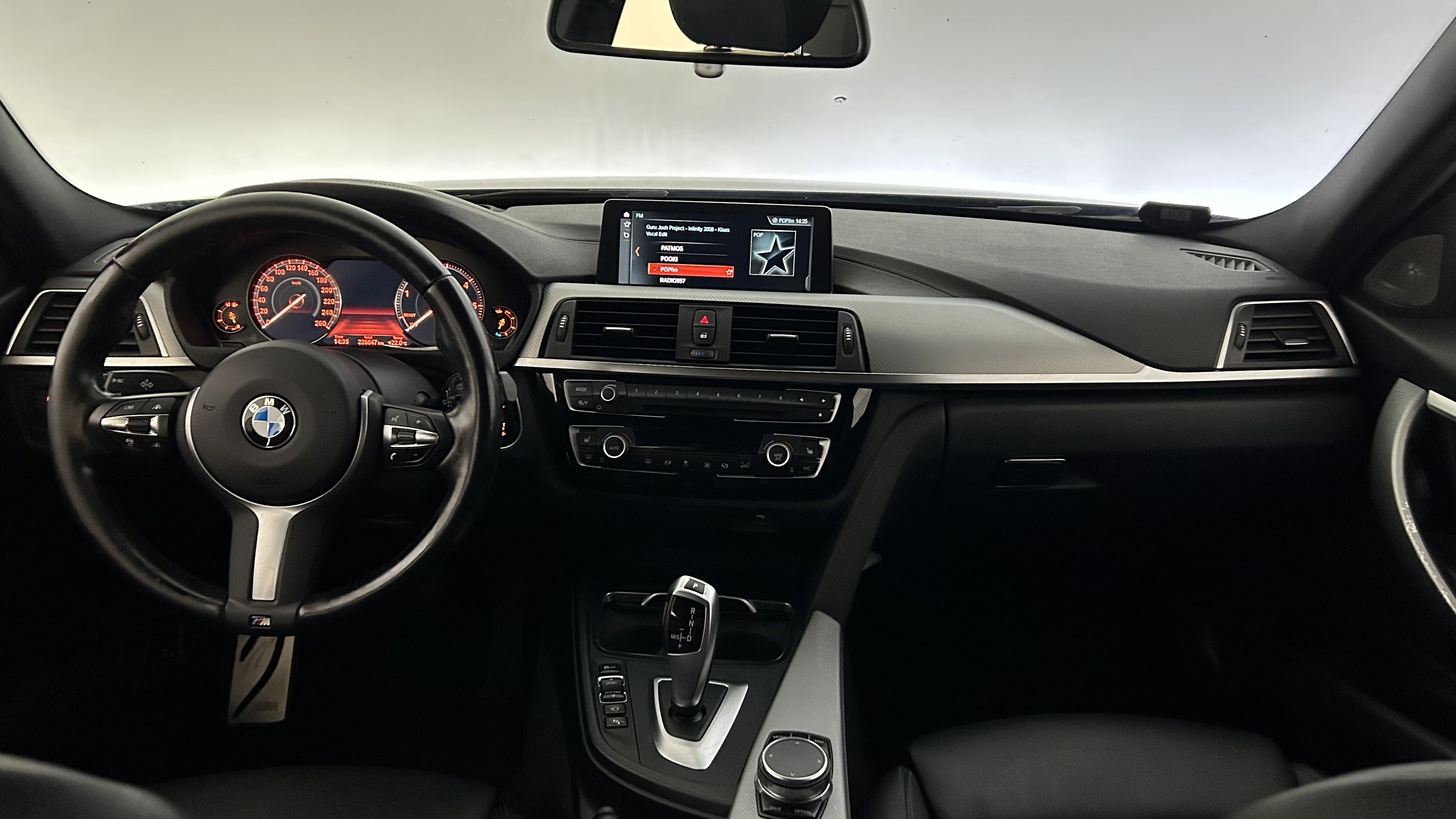 BMW 320 2019