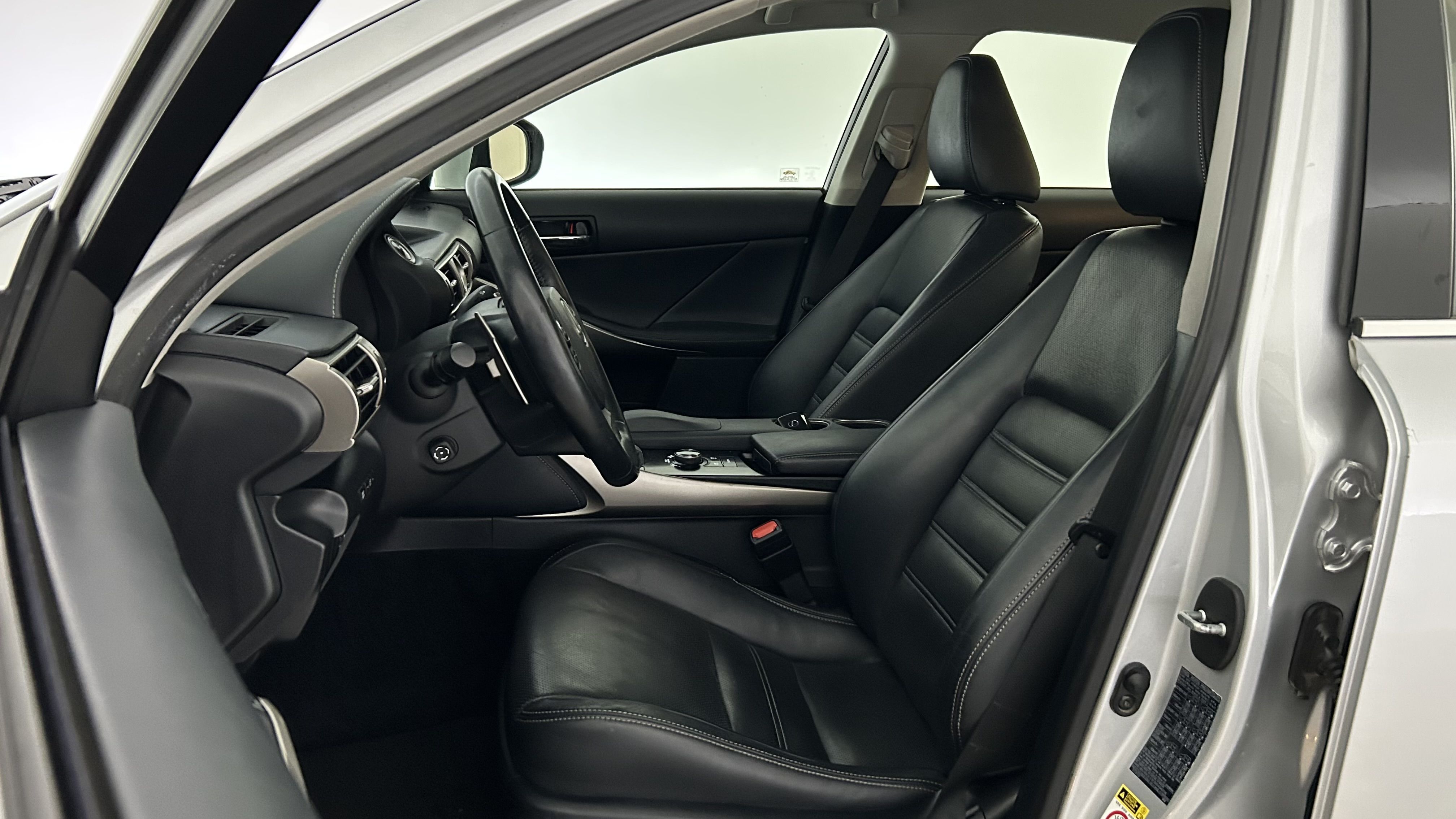 Lexus IS 2013