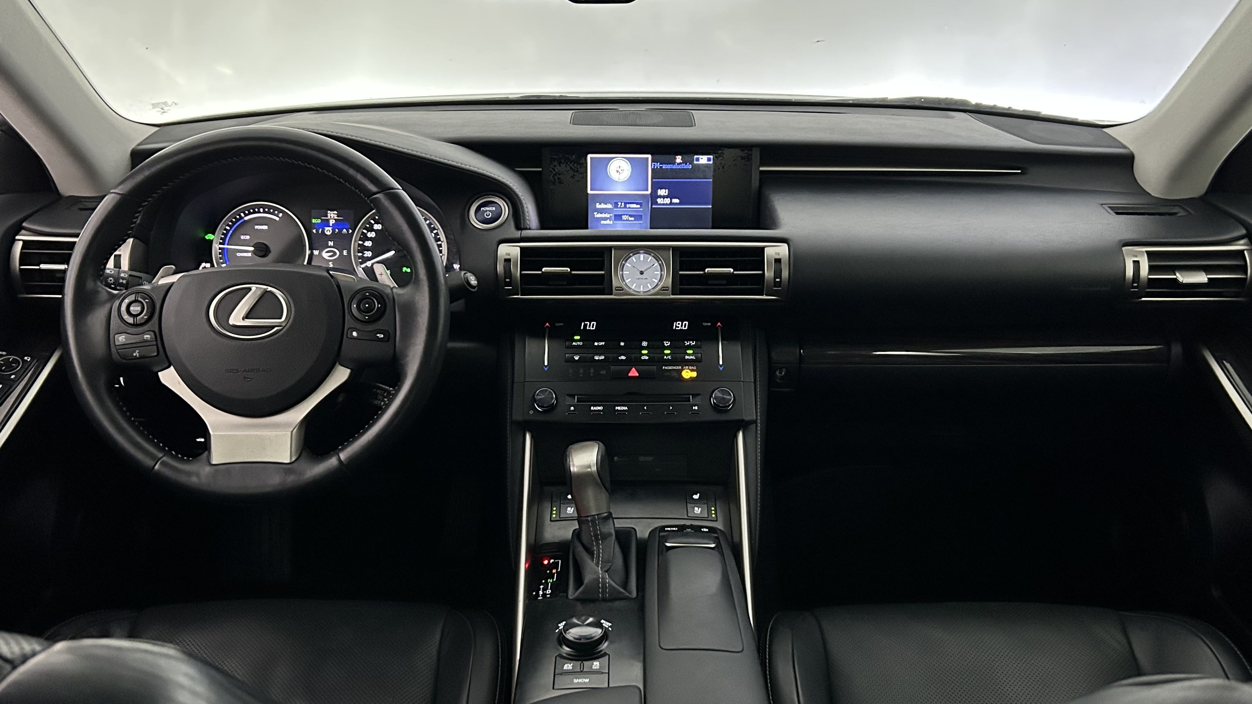 Lexus IS 2013