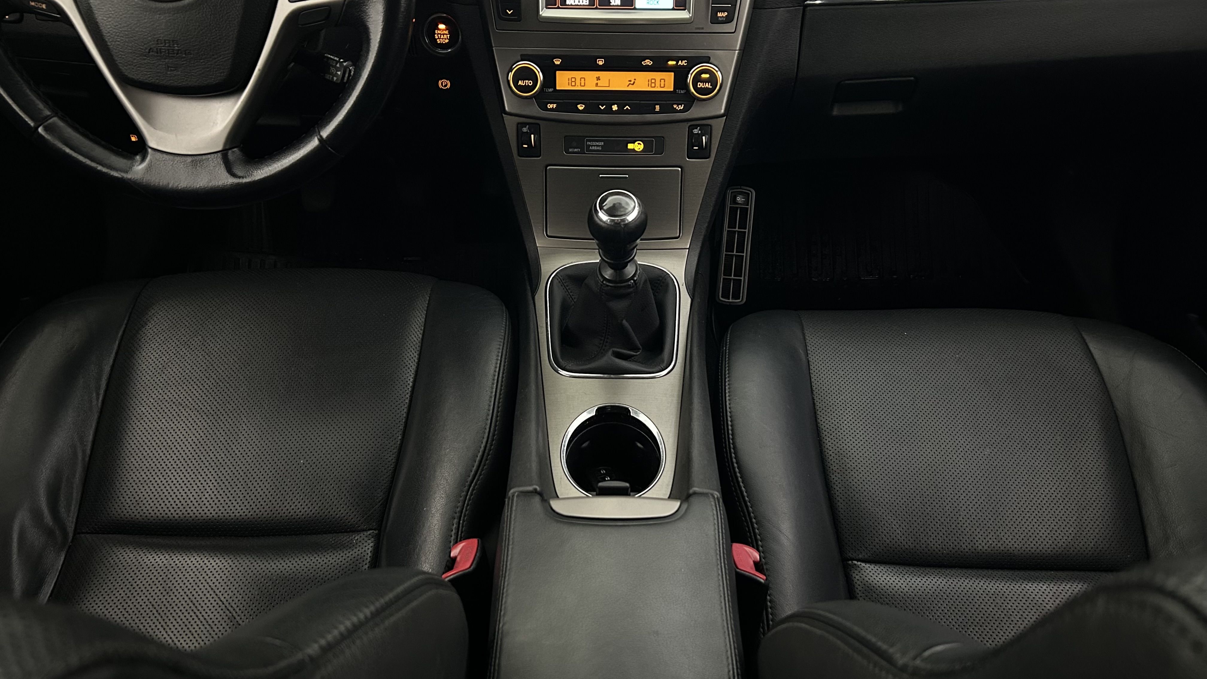 Toyota Avensis 2013