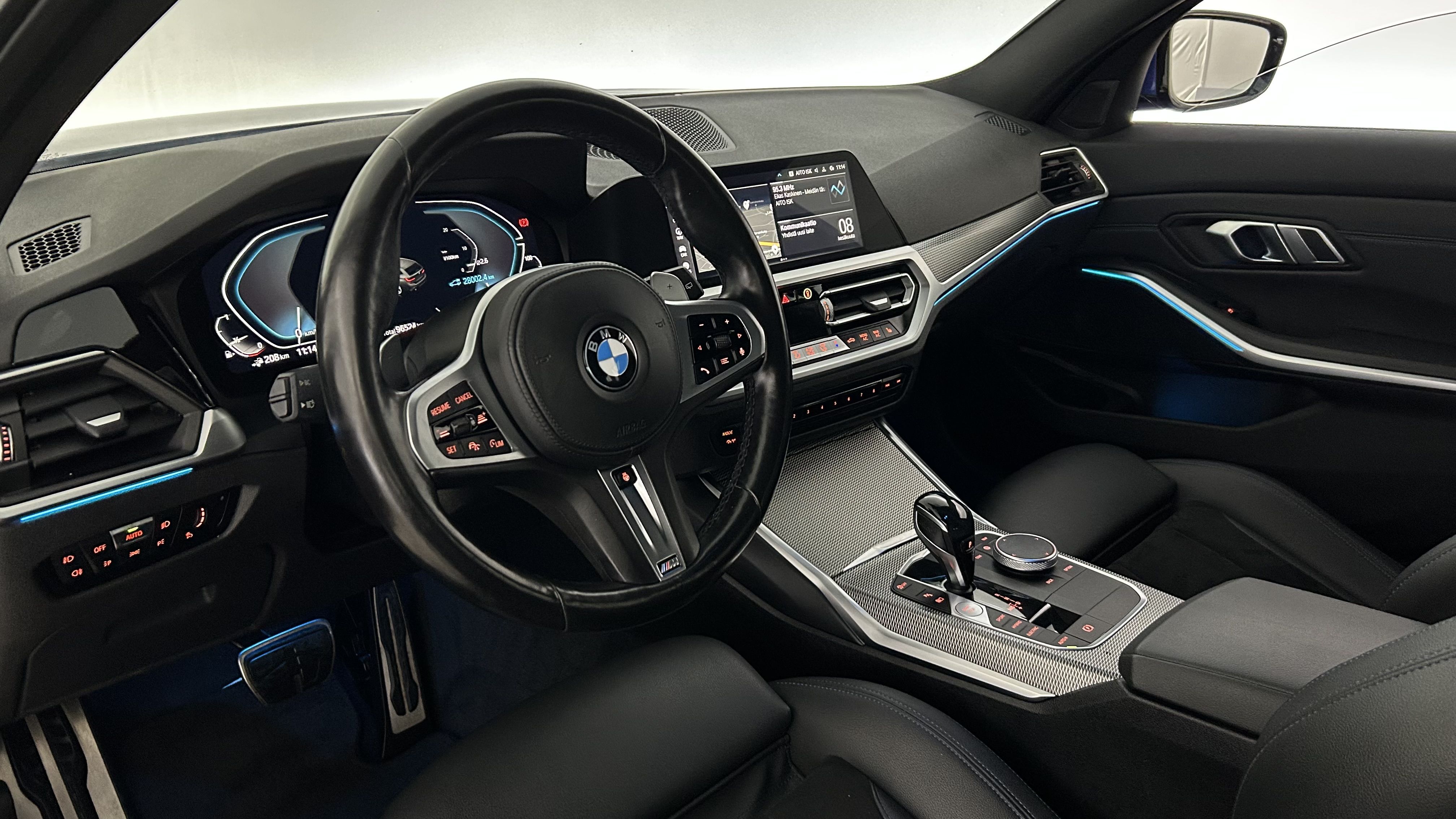 BMW 330 2021