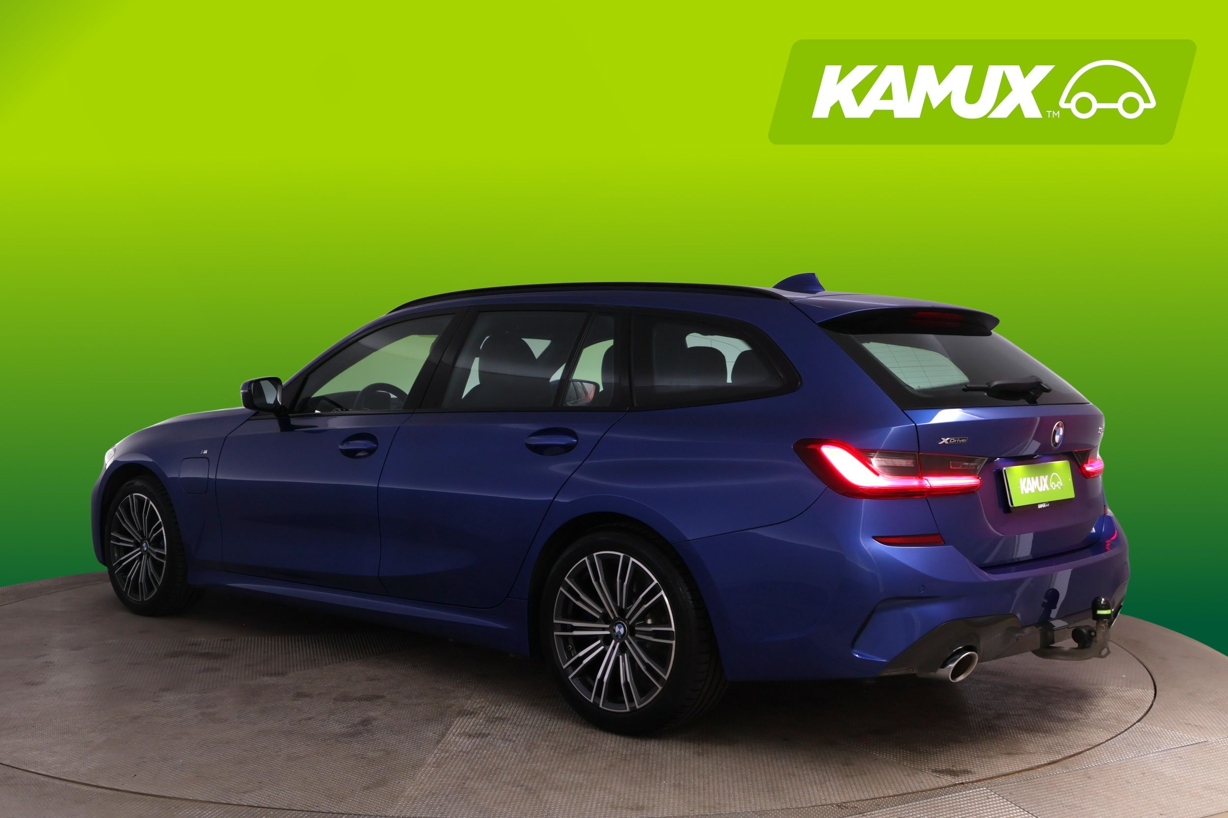 BMW 330 2021