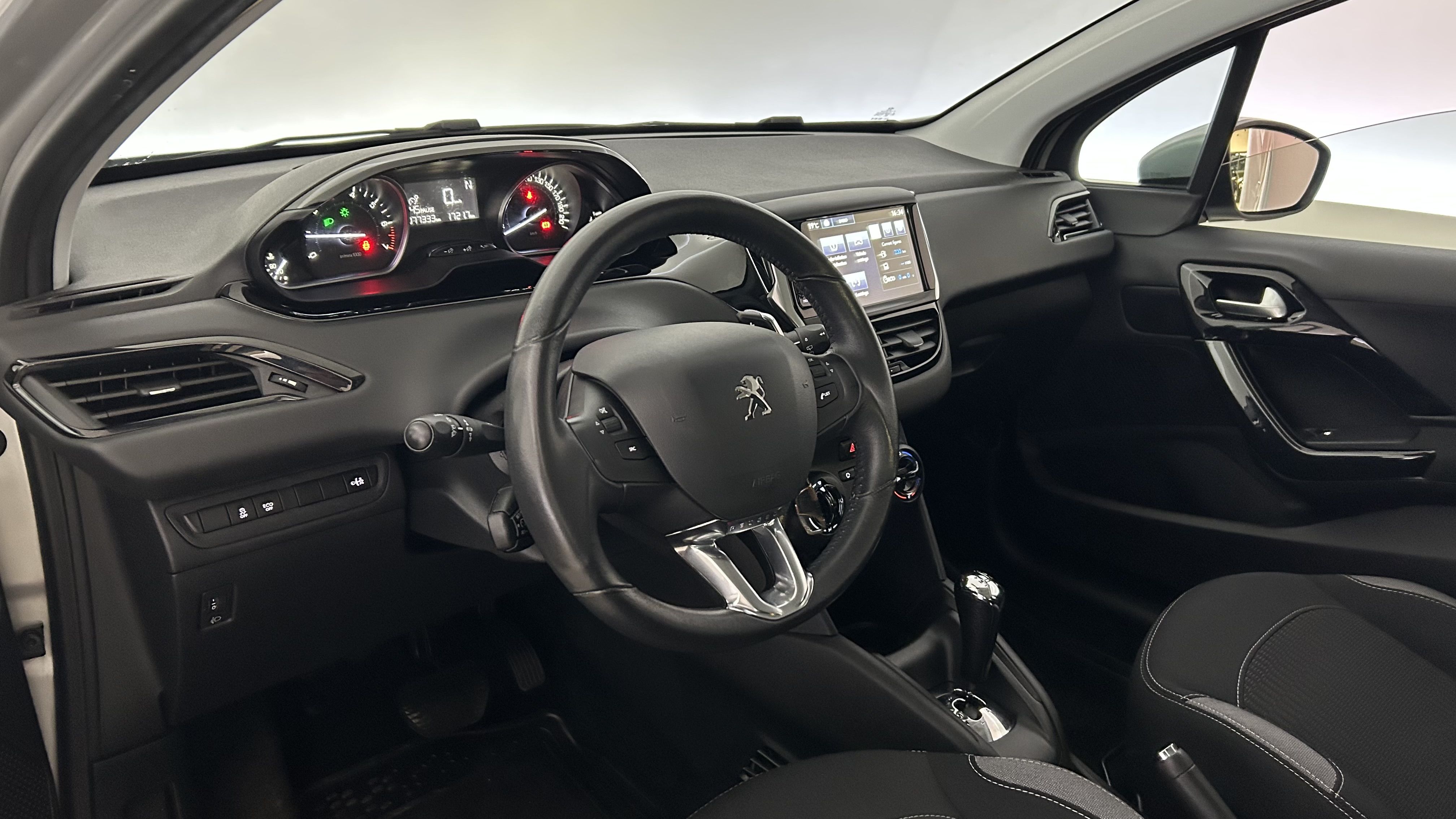 Peugeot 208 2016