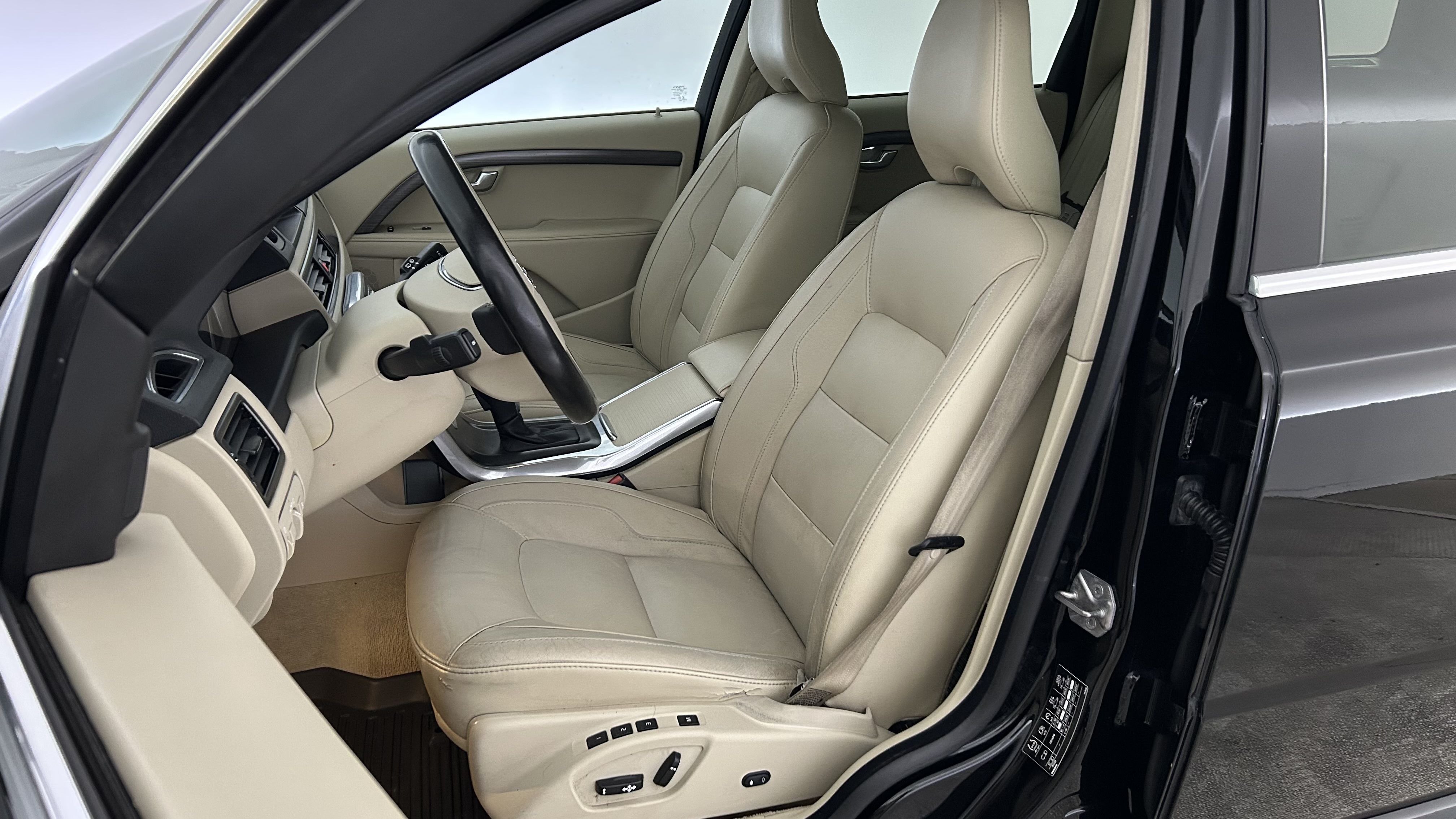 Volvo V70 2016