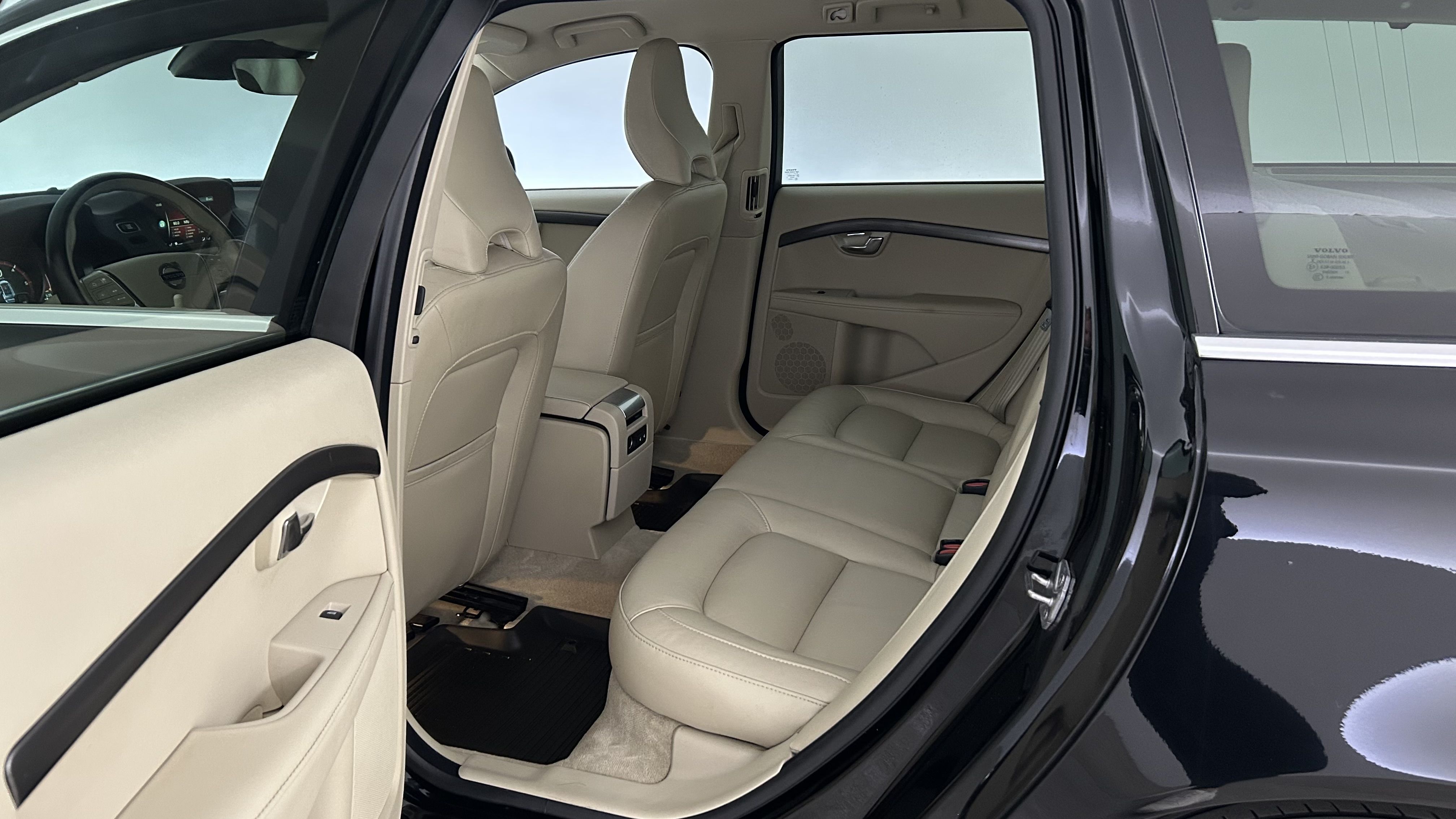 Volvo V70 2016