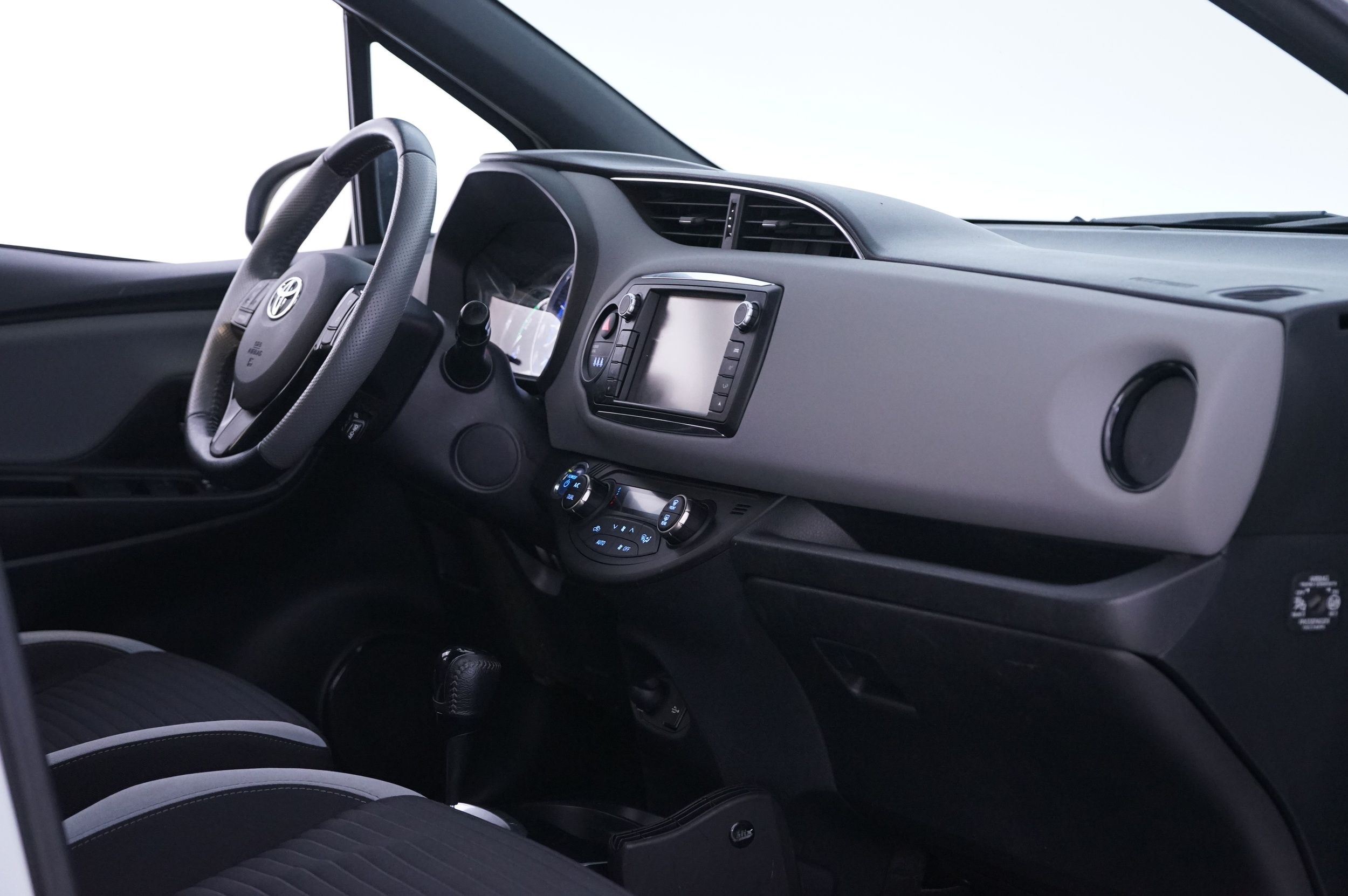 Toyota Yaris 2016