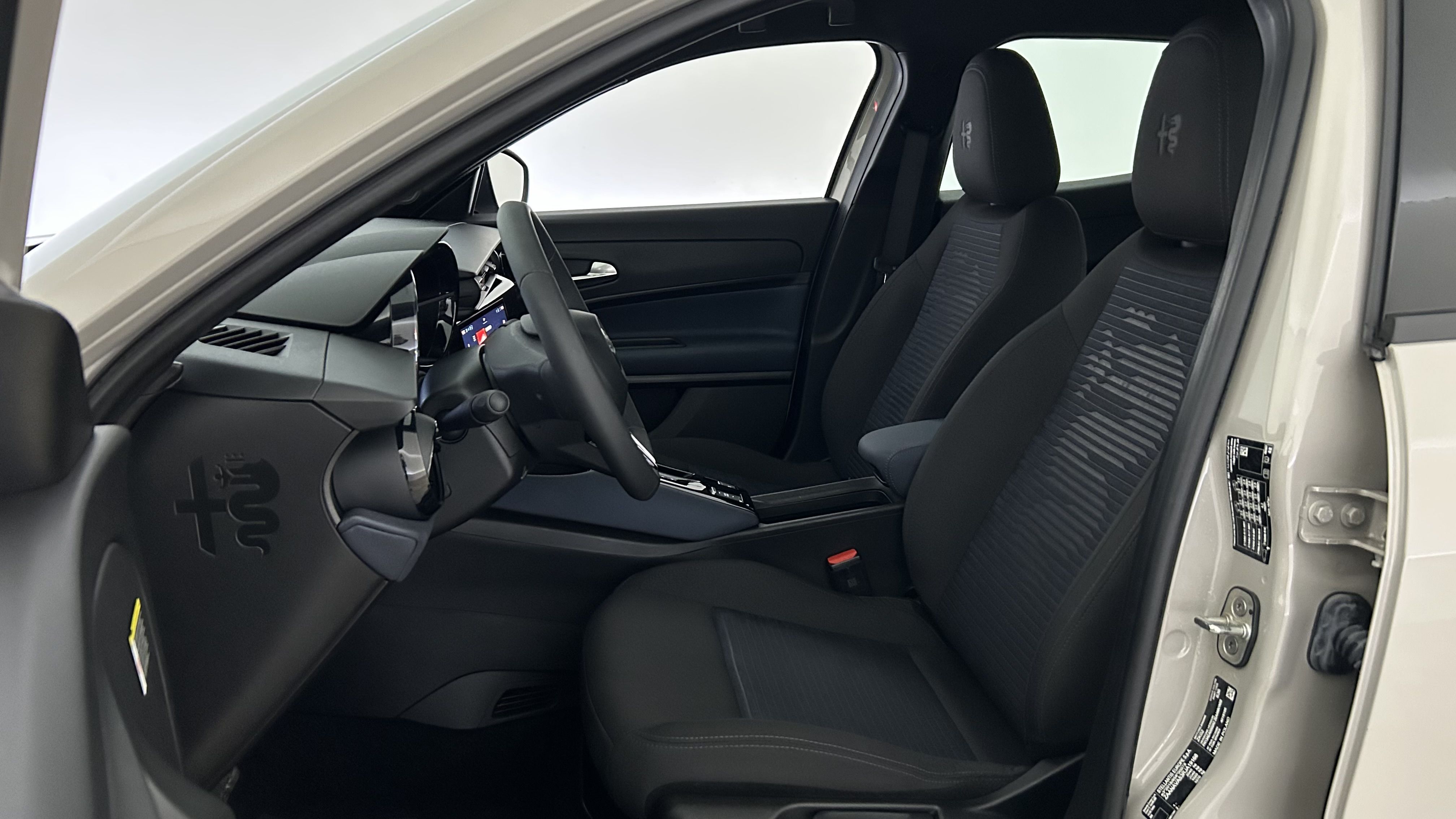 Alfa Romeo Junior 2025