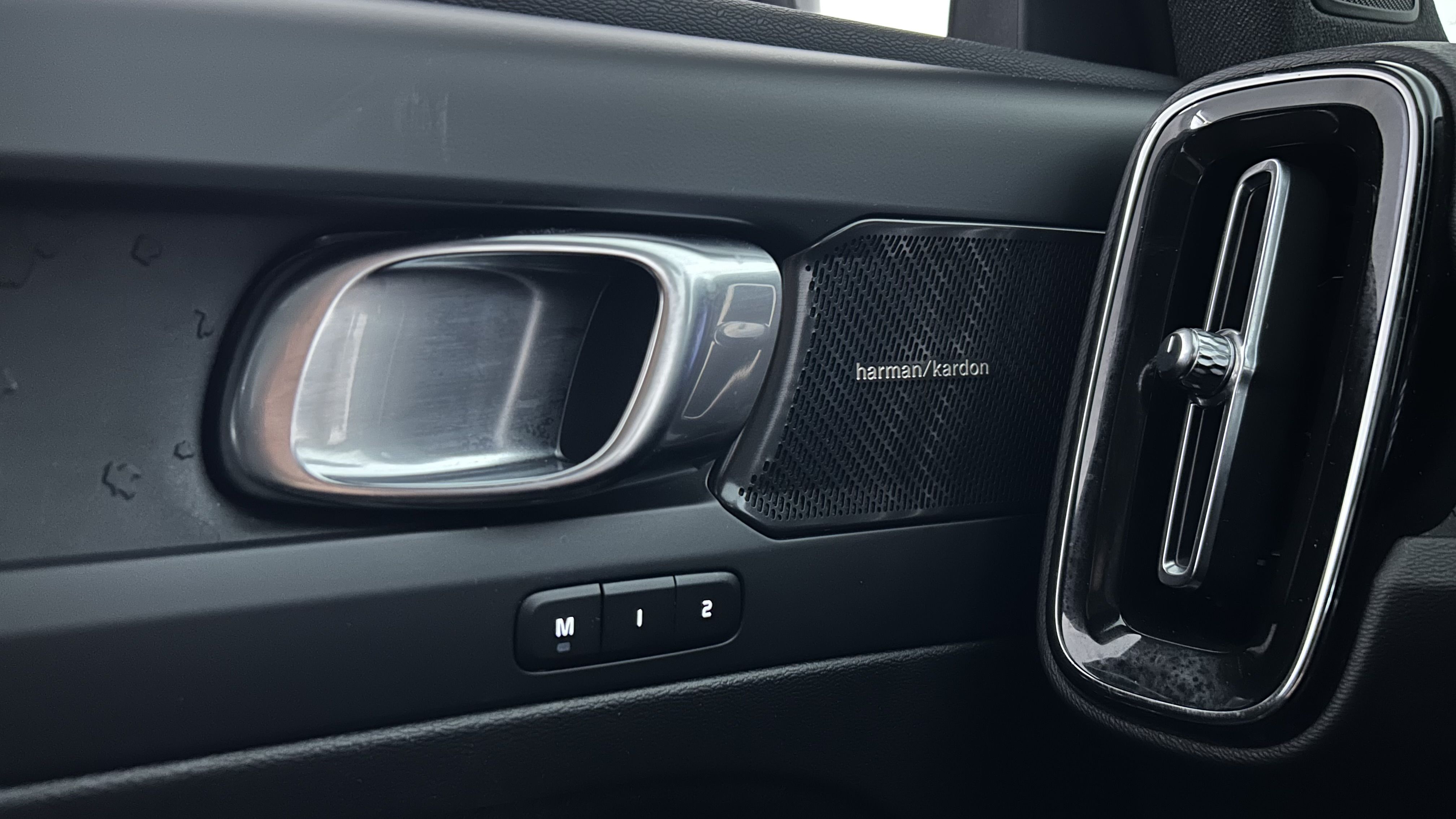 Volvo XC40 2023