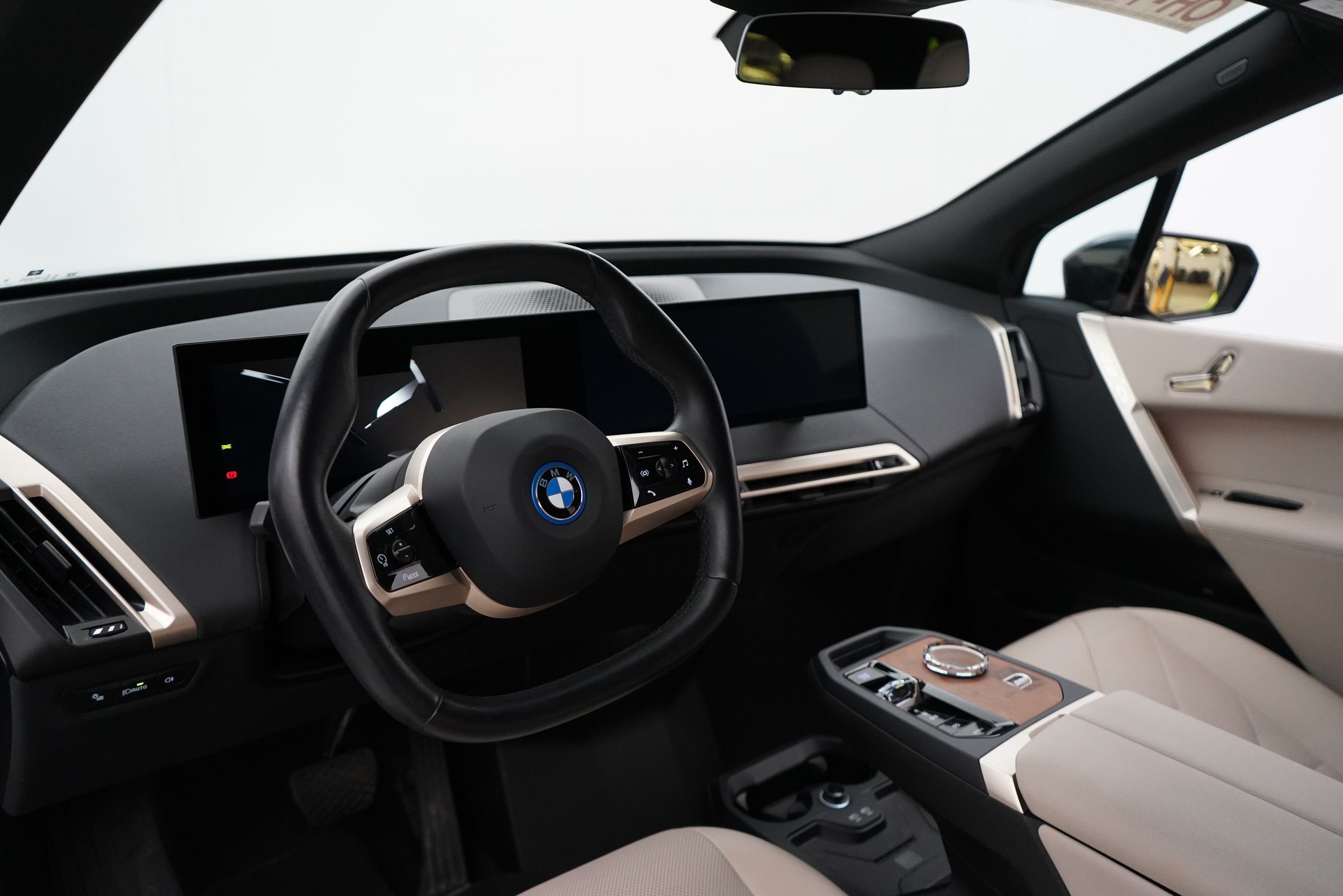 BMW iX 2025