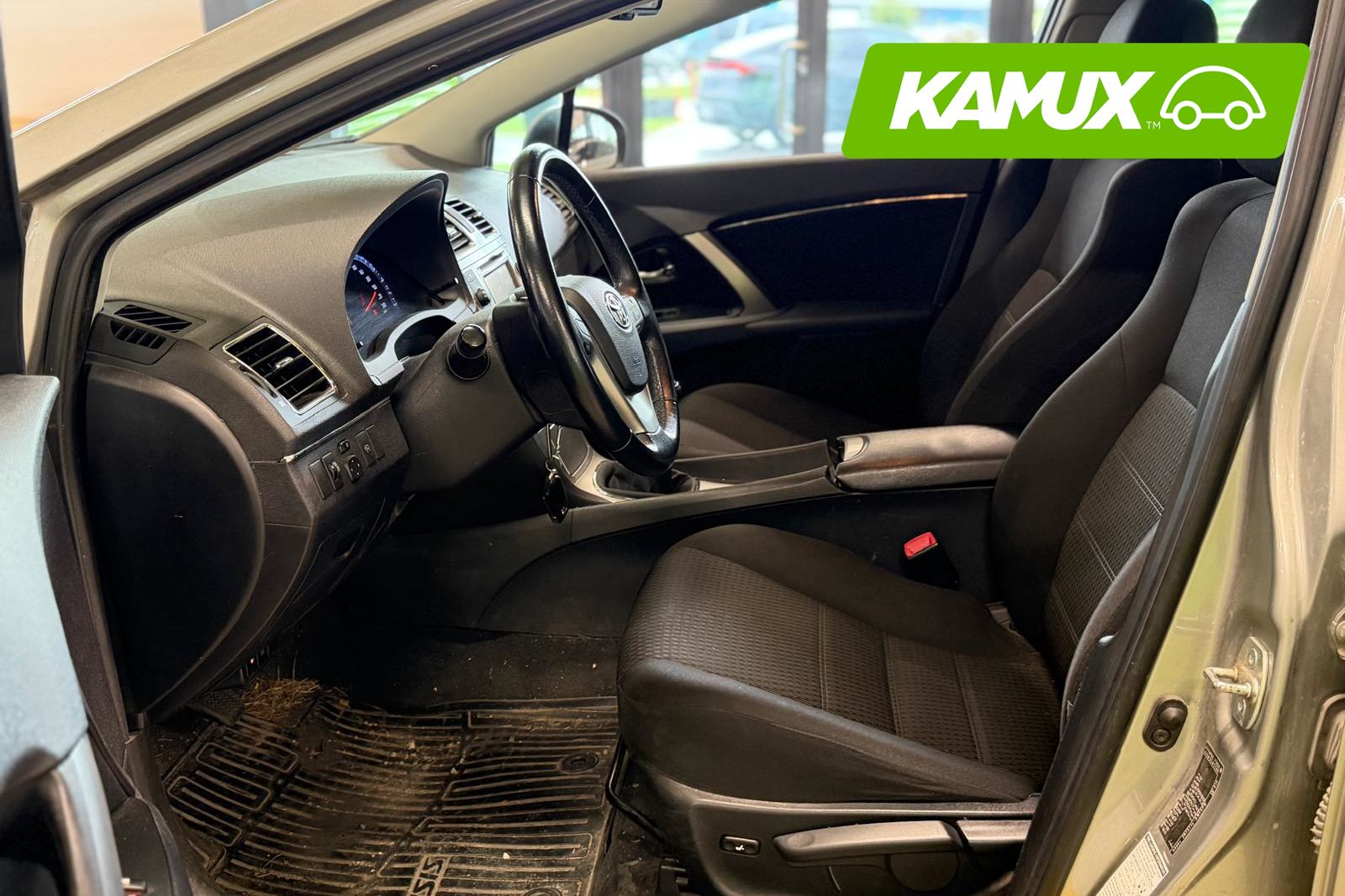 Toyota Avensis 2013