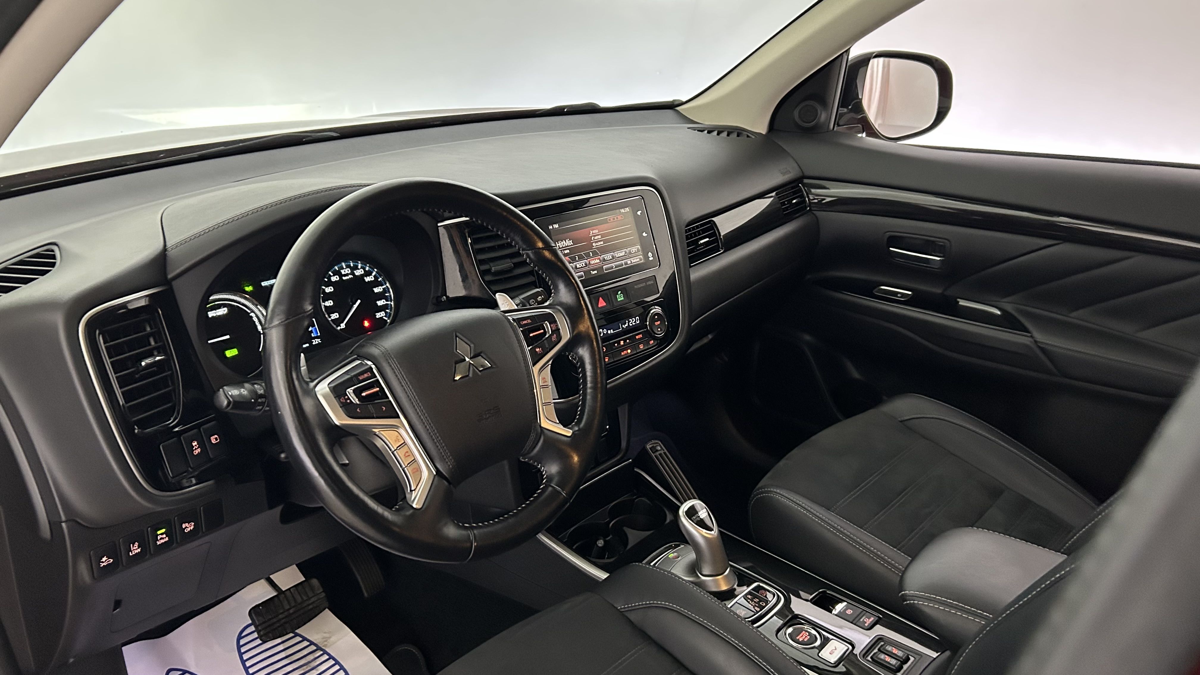 Mitsubishi Outlander PHEV 2018