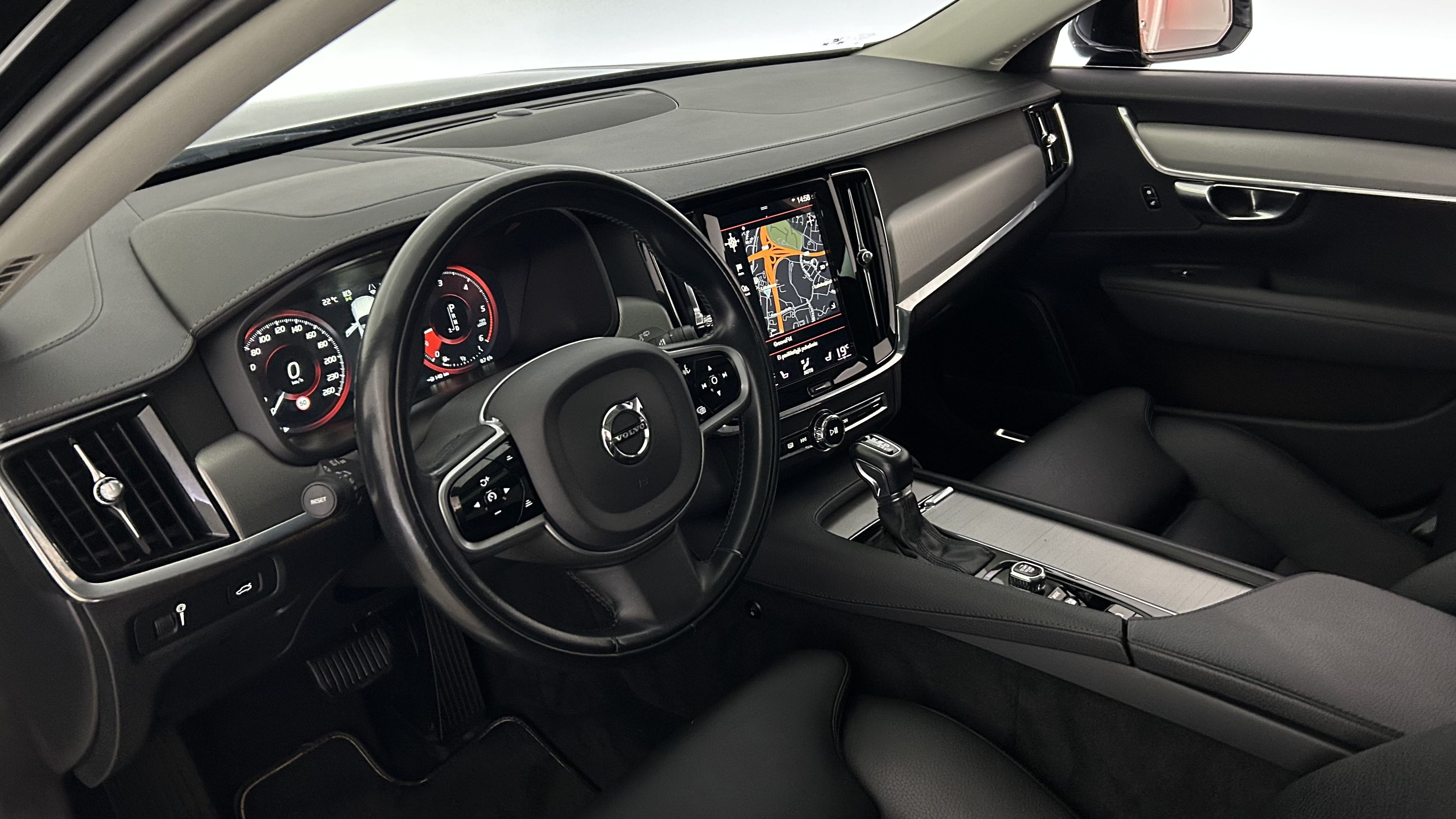 Volvo V90 2020