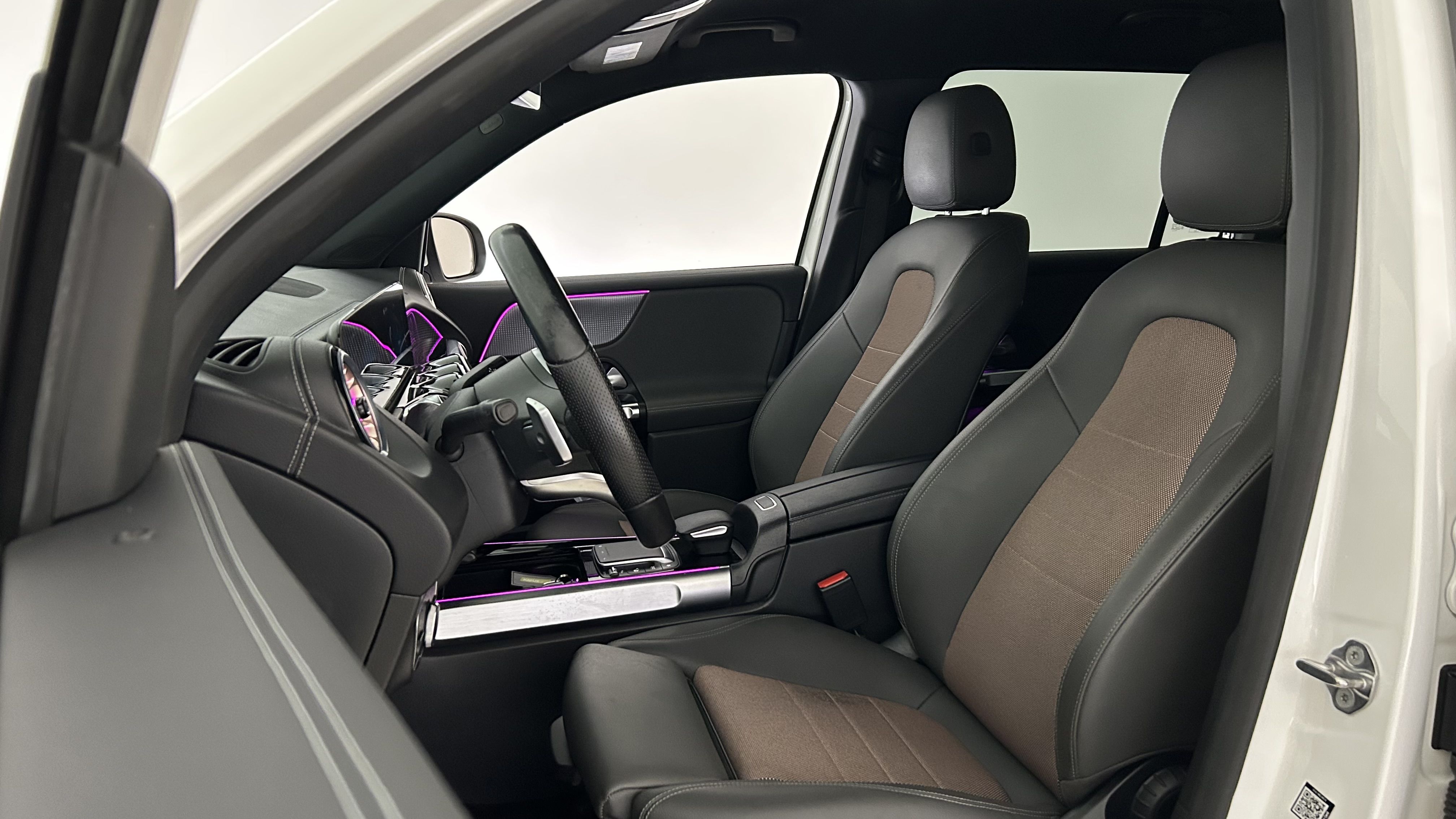 Mercedes-Benz EQB 300 2022