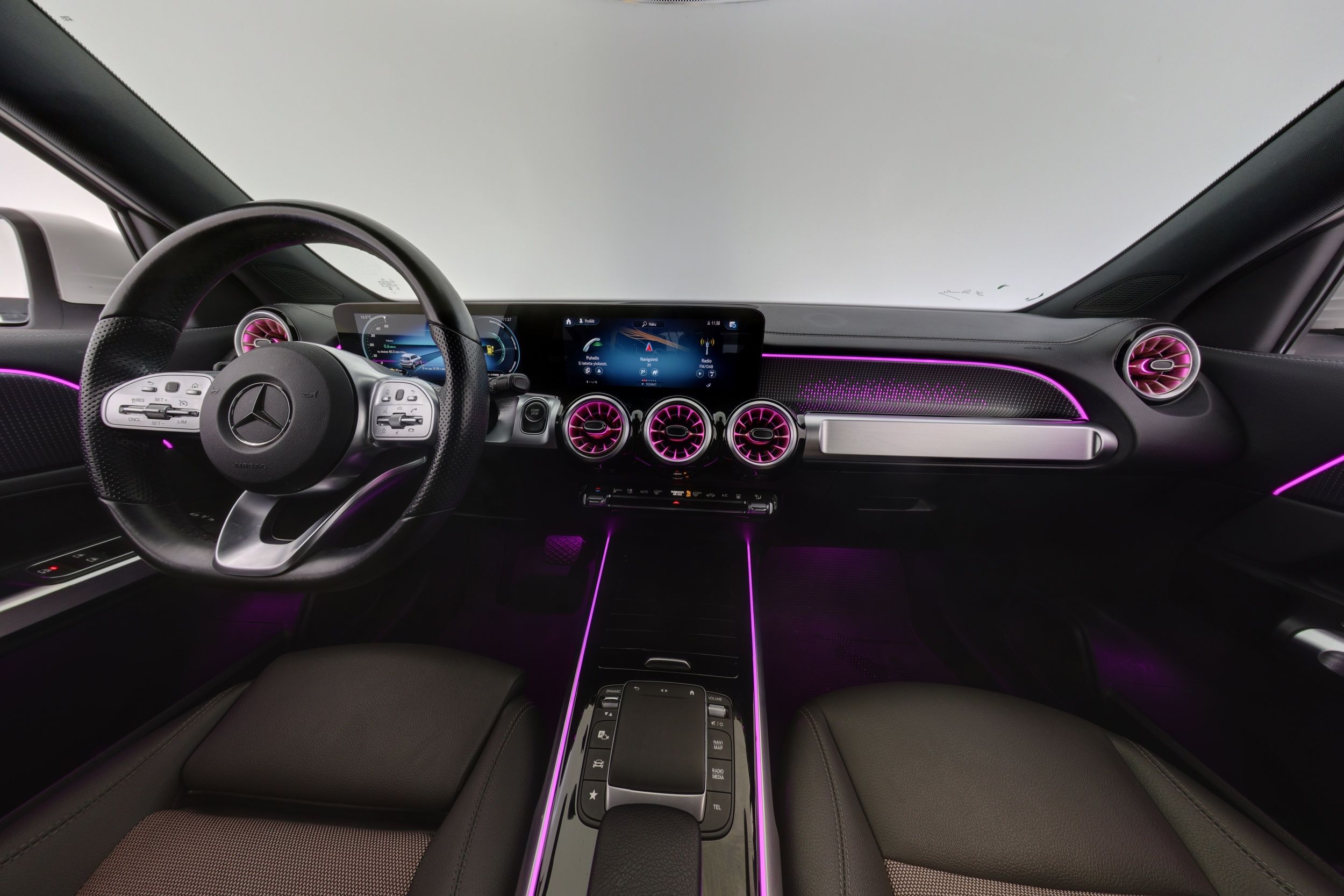 Mercedes-Benz EQB 300 2022