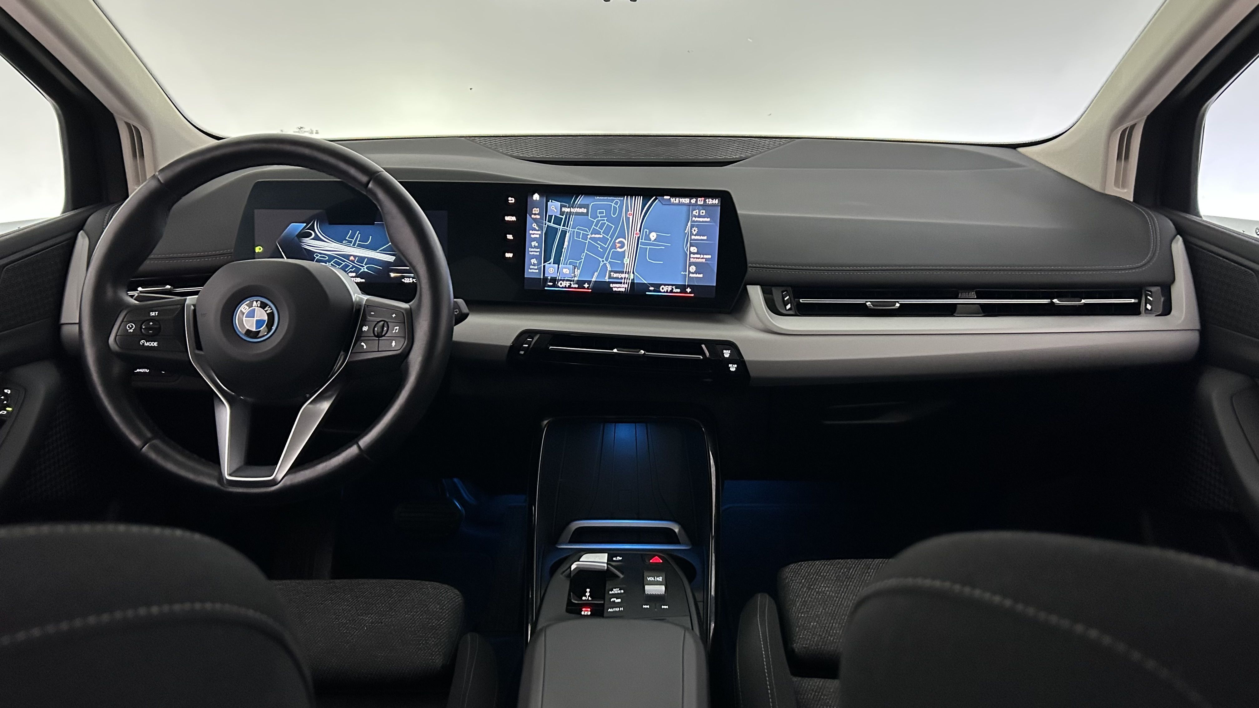 BMW 225 2023